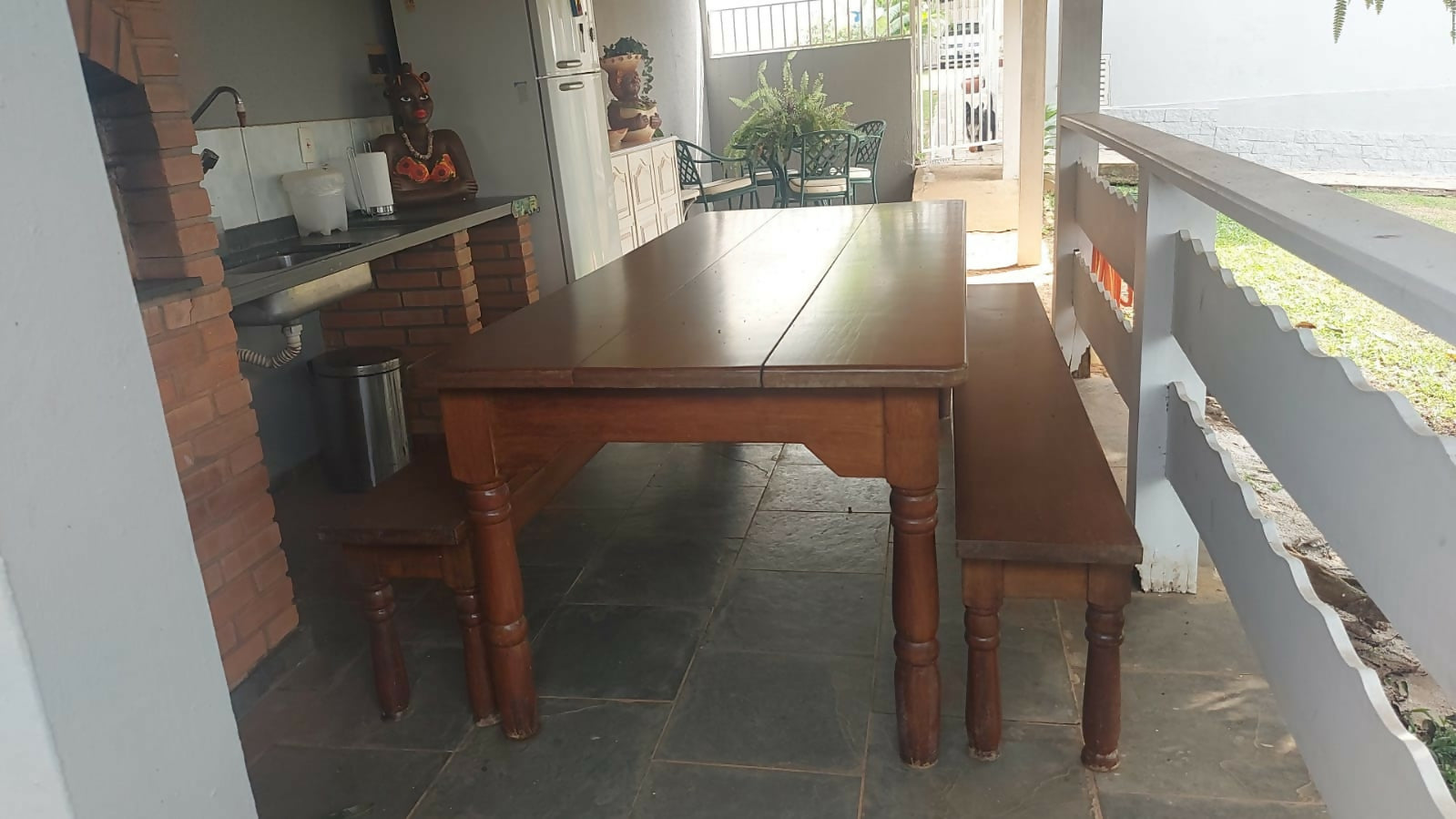 Mesa para churrasqueira ou casa de campo