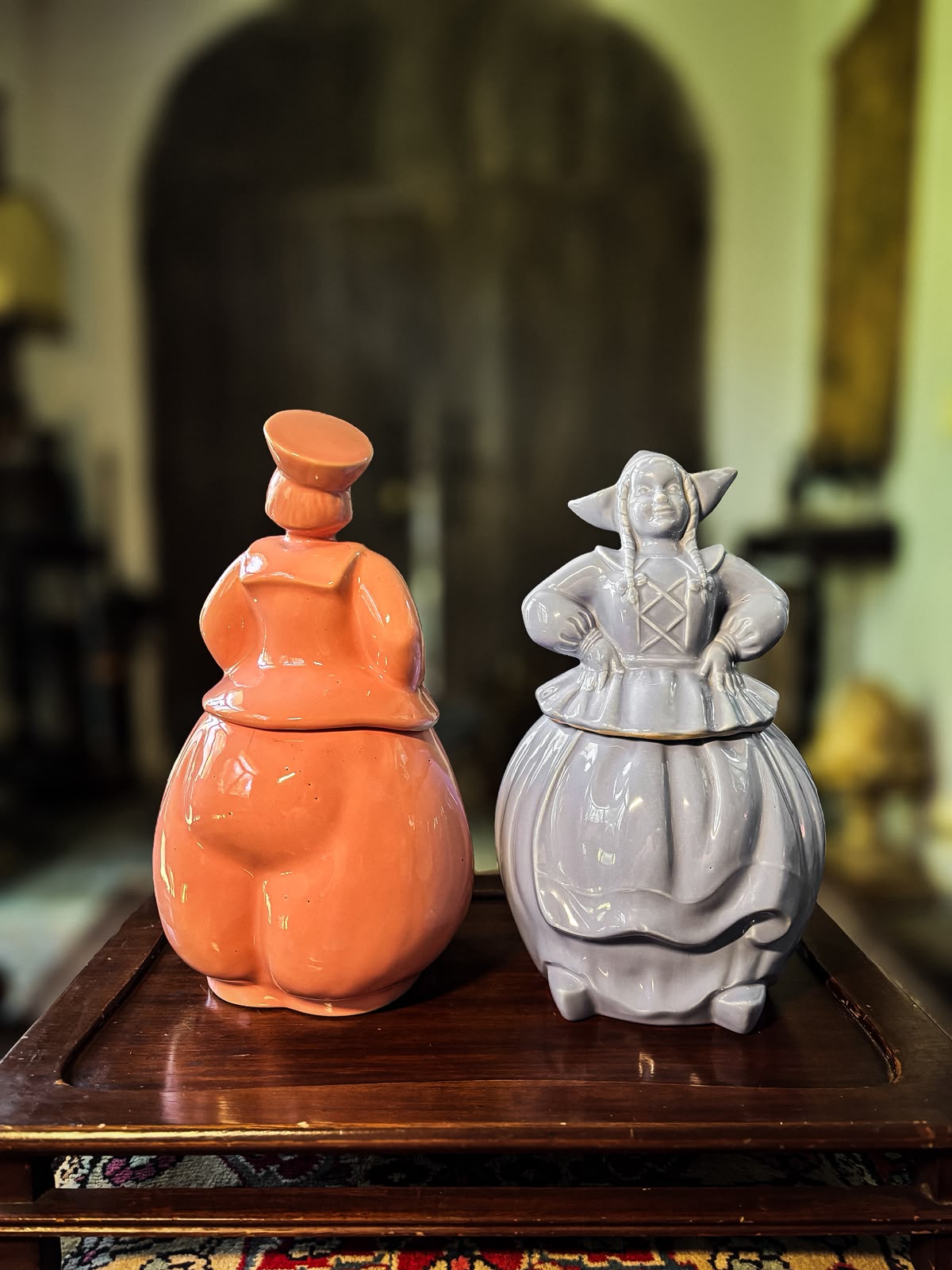 Par de Biscoiteiras Figurativas com Casal Holandês, Década de 1940