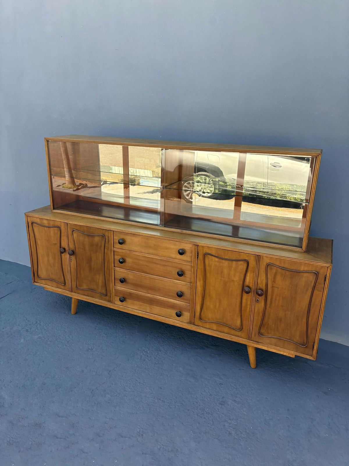 Cristaleira Buffet Vintage Restaurada – Peça Única 🌟