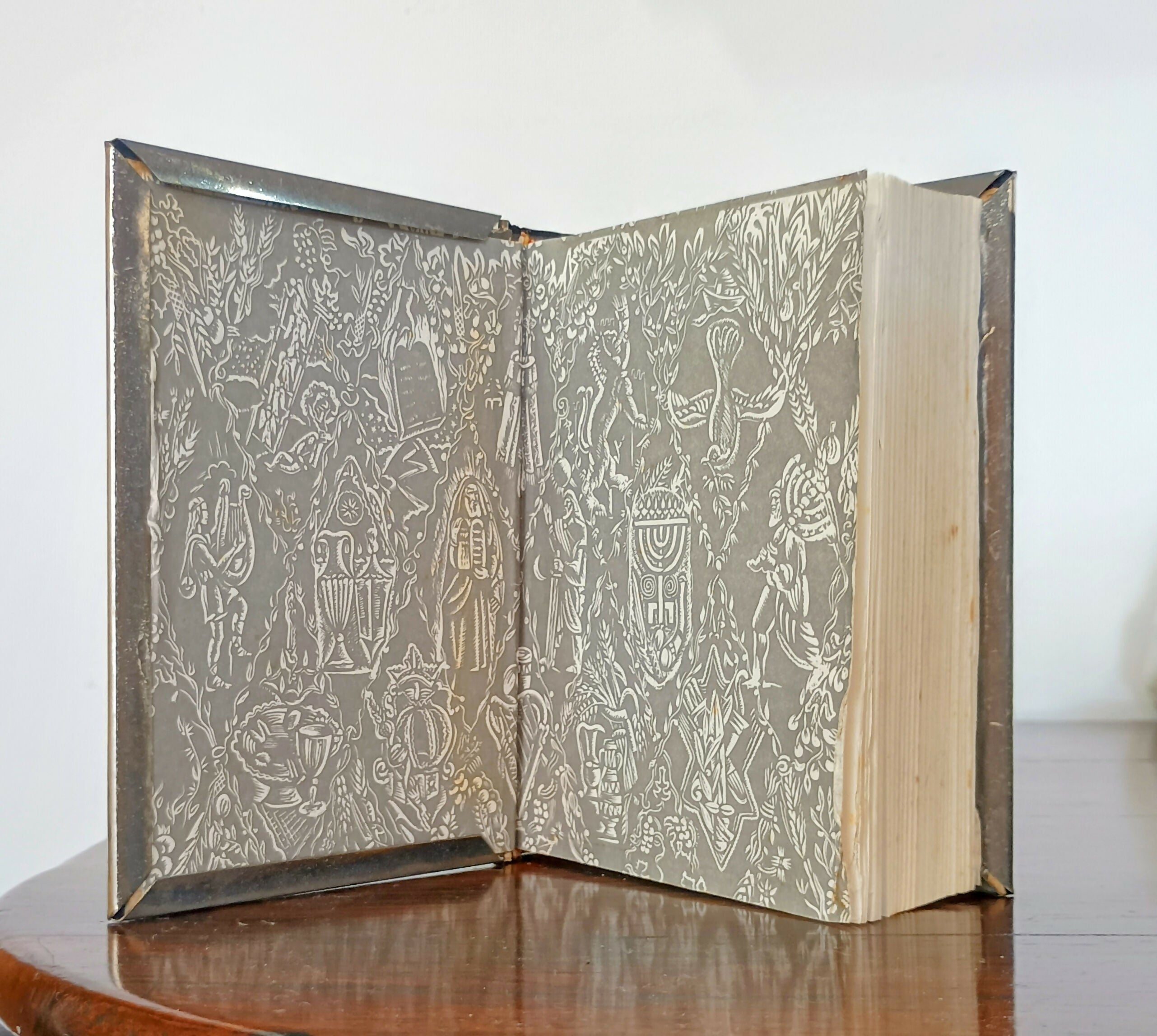 ESTOJO JUDAICO DECORATIVO COM SIDUR - metal trabalhado com pedras (1984)