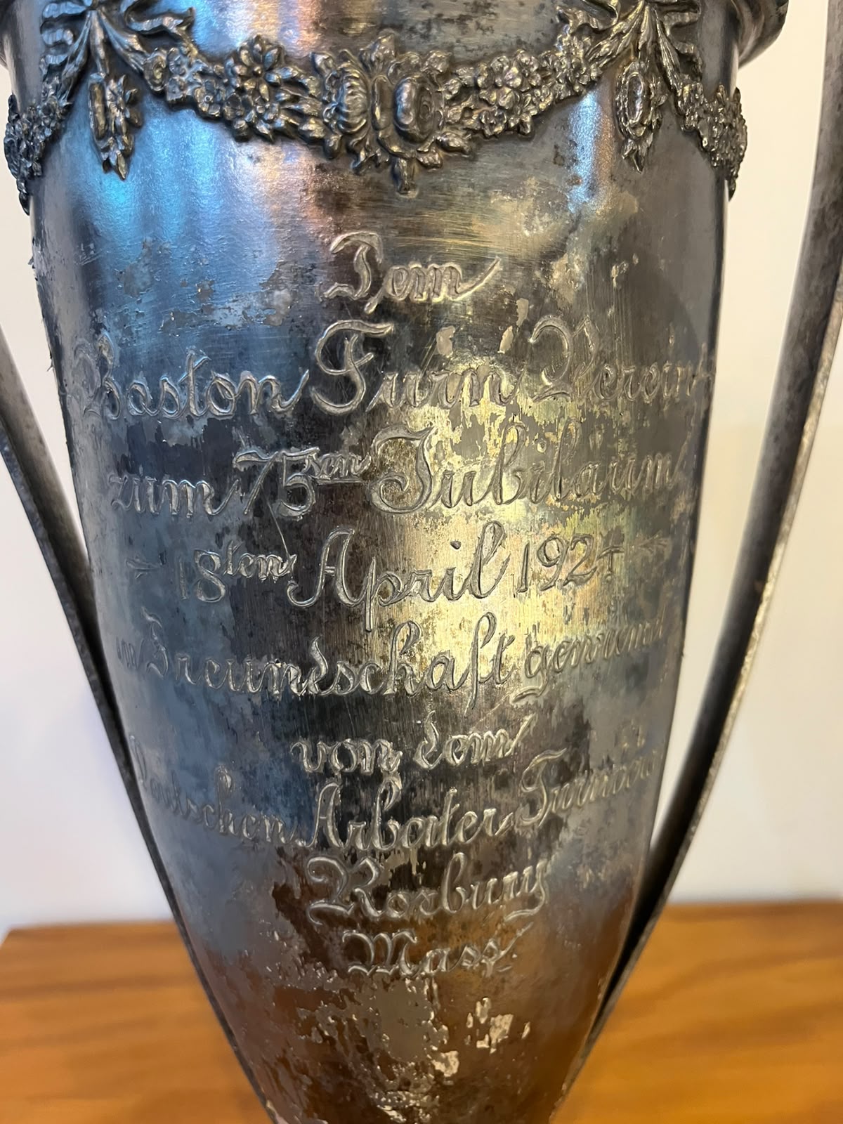 Troféu alemão histórico em metal prateado – datado de 1924 – 43,5 cm