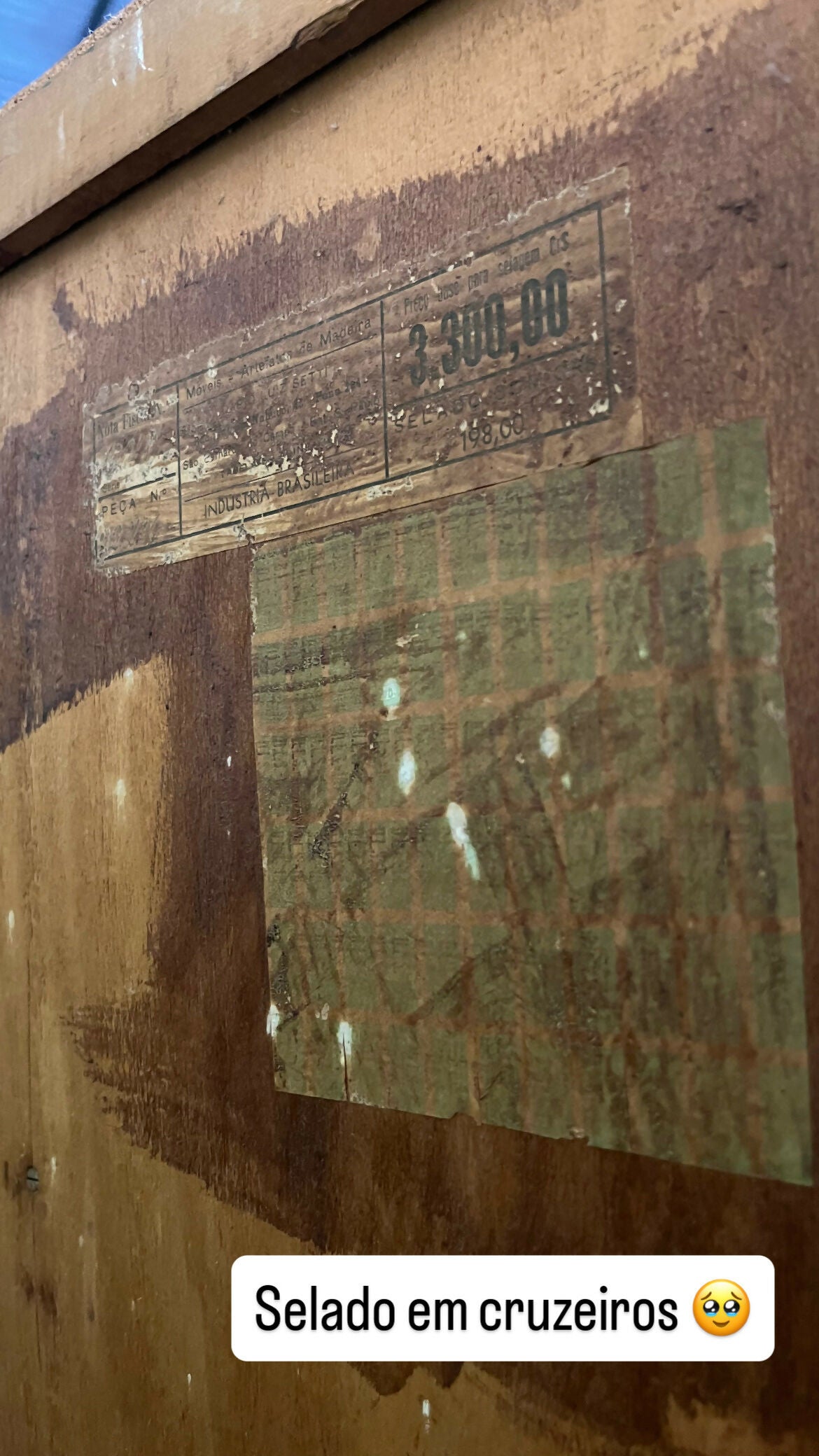 GUARDA ROUPAS ANOS 50 pés palito (temos a penteadeira também)