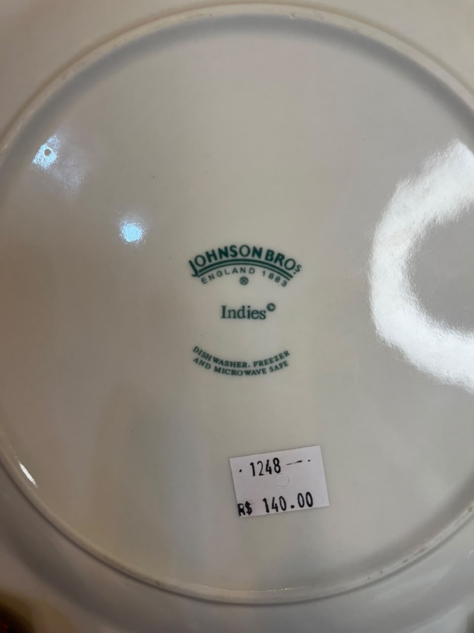 Prato Decorativo em Porcelana Azul e Branco com motivos florais 