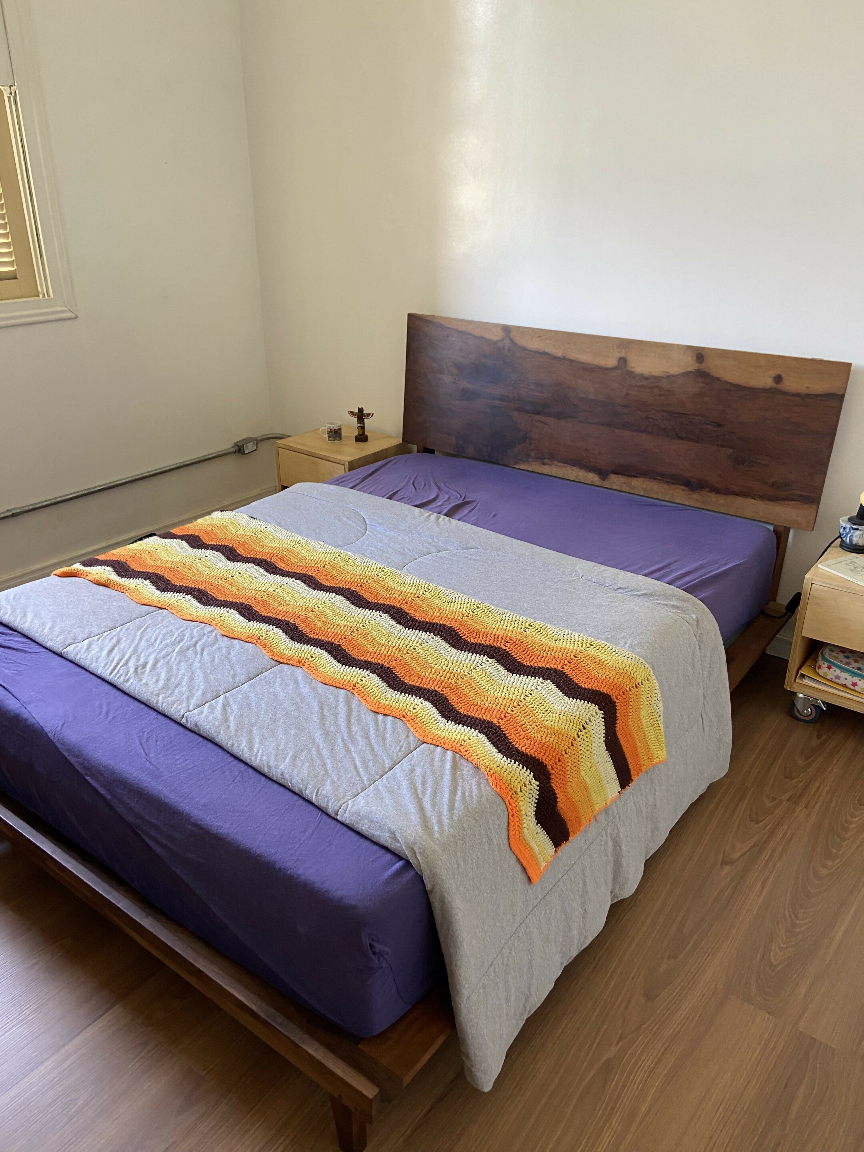 Cama de Casal Minimalista Luxo - Design Asiático em Peroba Rosa e Acácia