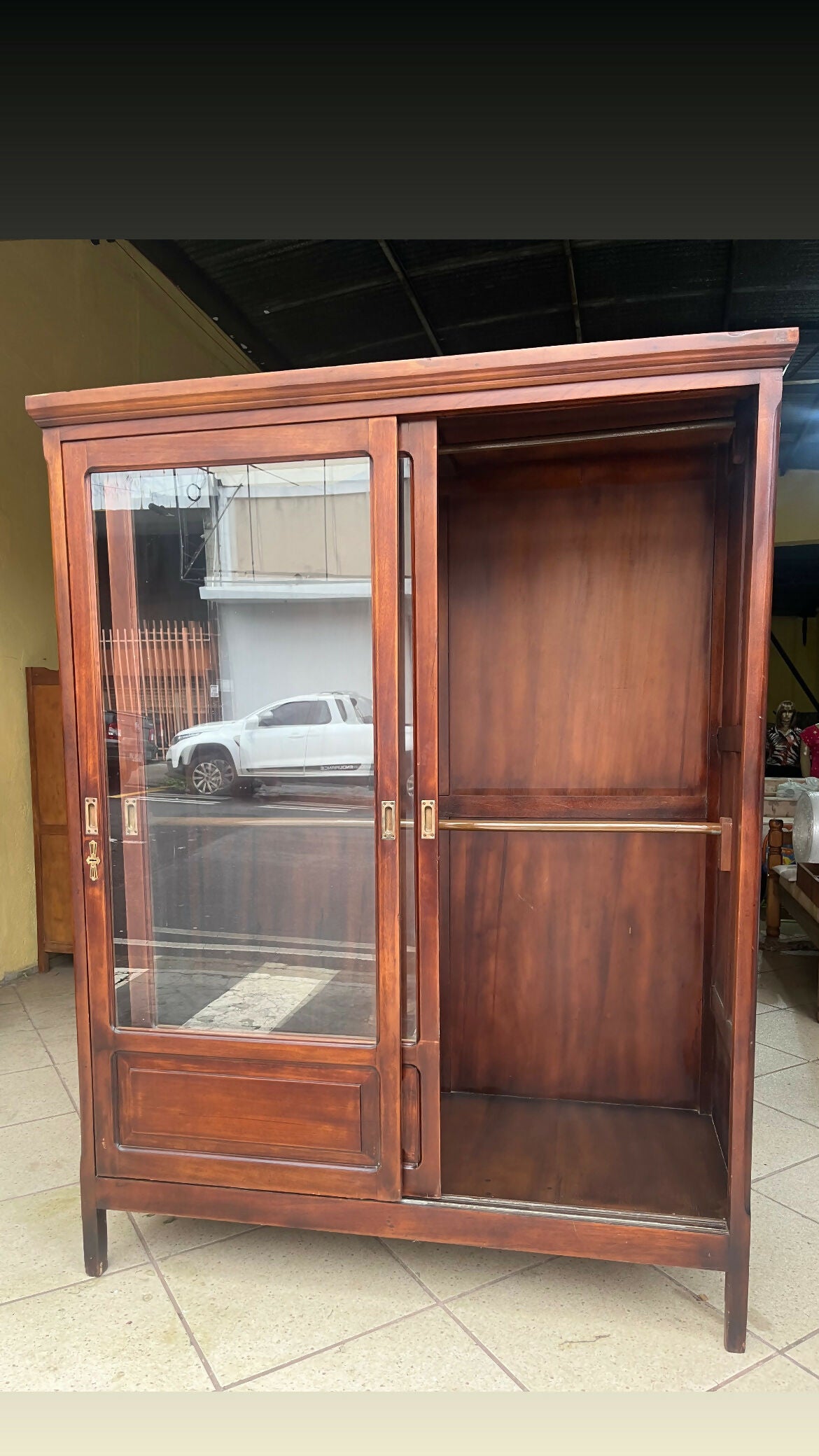 LINDO CLOSET / ARMARIO / ROUPEIRO ANTIGO EM MADEIRA