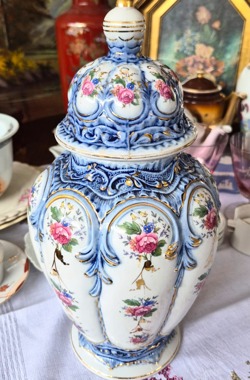  Potiche em porcelana São Sebastião de Pedreira, anos 40, excelente estado.