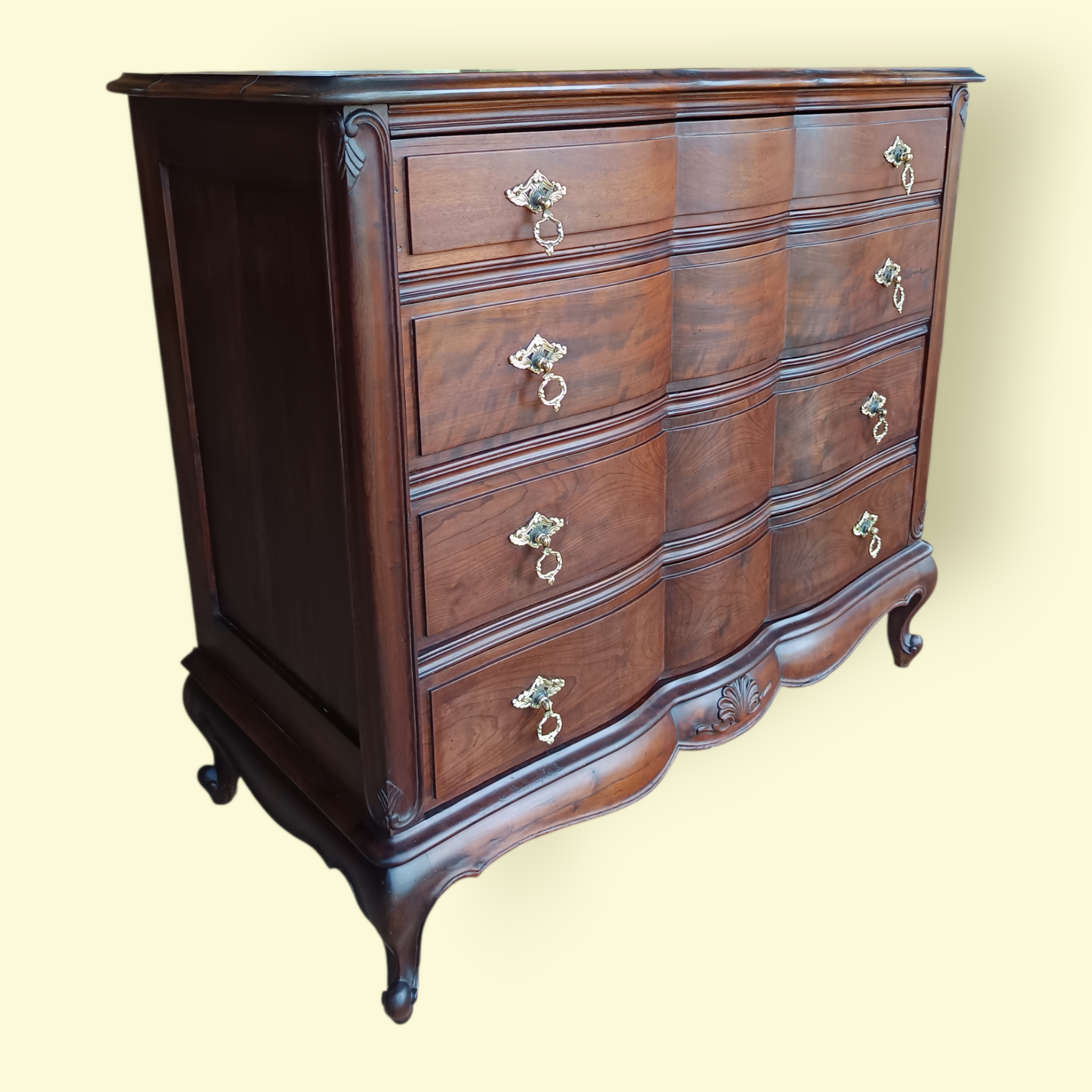 Luxuosa Cômoda Bombê com espelho bisotado