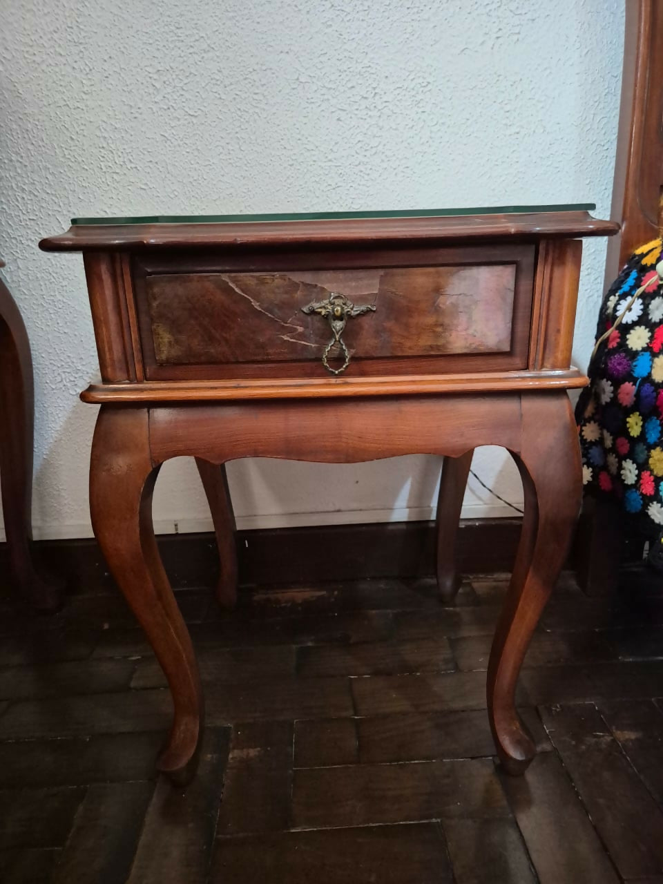 Par de mesa de cabeceira Provençal Luís XV