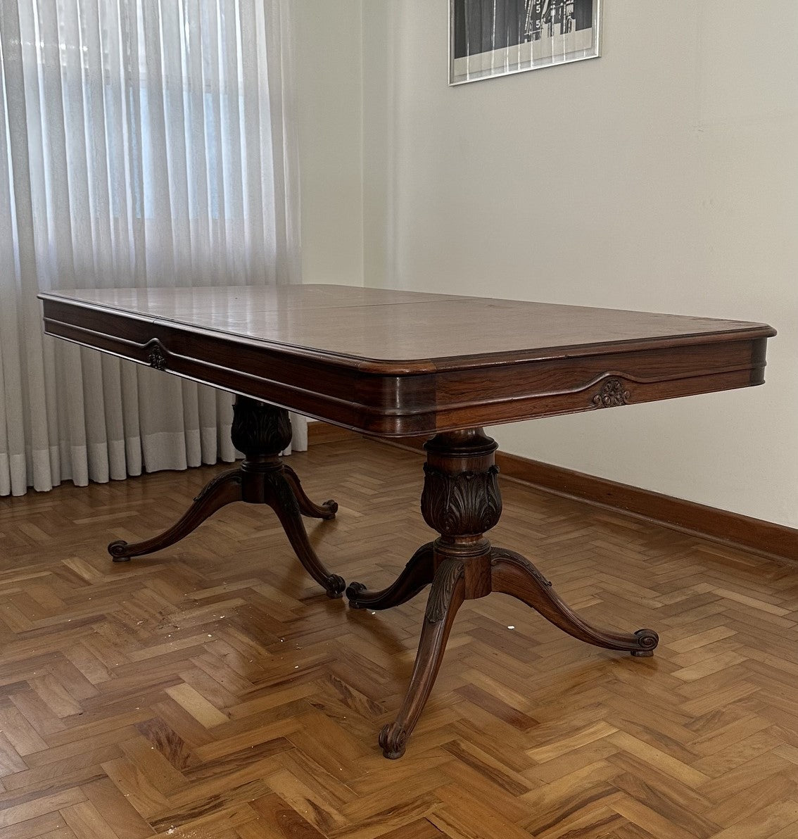 Mesa em jacarandá com 8 cadeiras assento palha da india, perfeito estado conservação!
