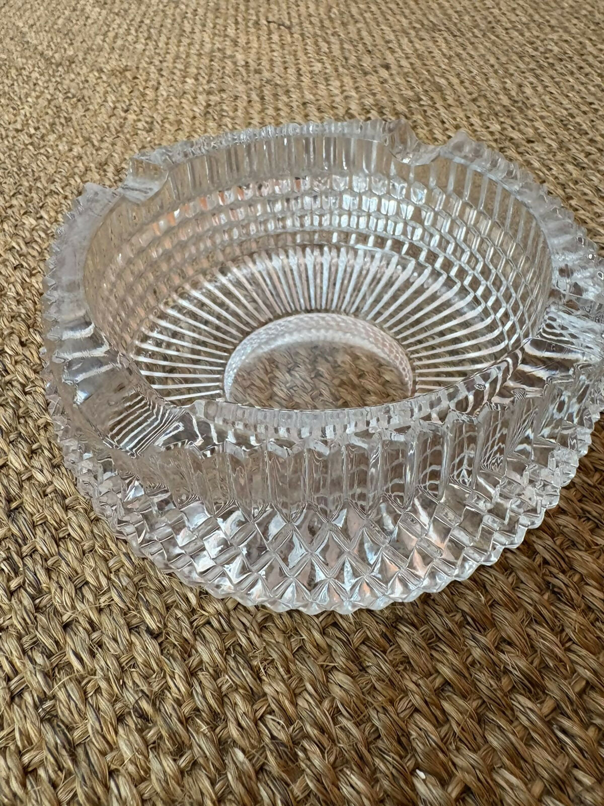 grande cinzeiro em vidro lapidado