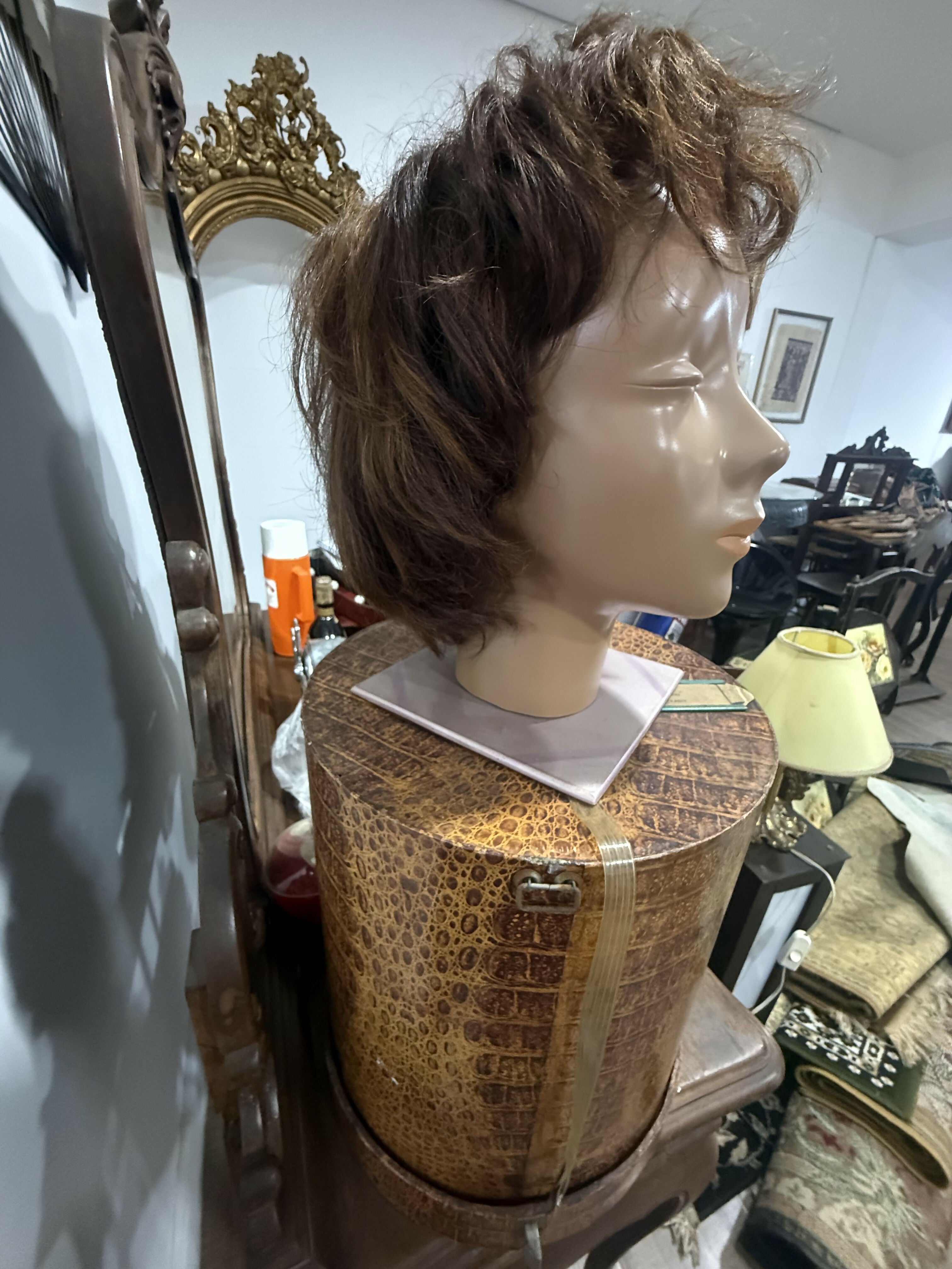 Caixa de Peruca com Cabeça Original em Baquelite – Anos 50 – Raríssima