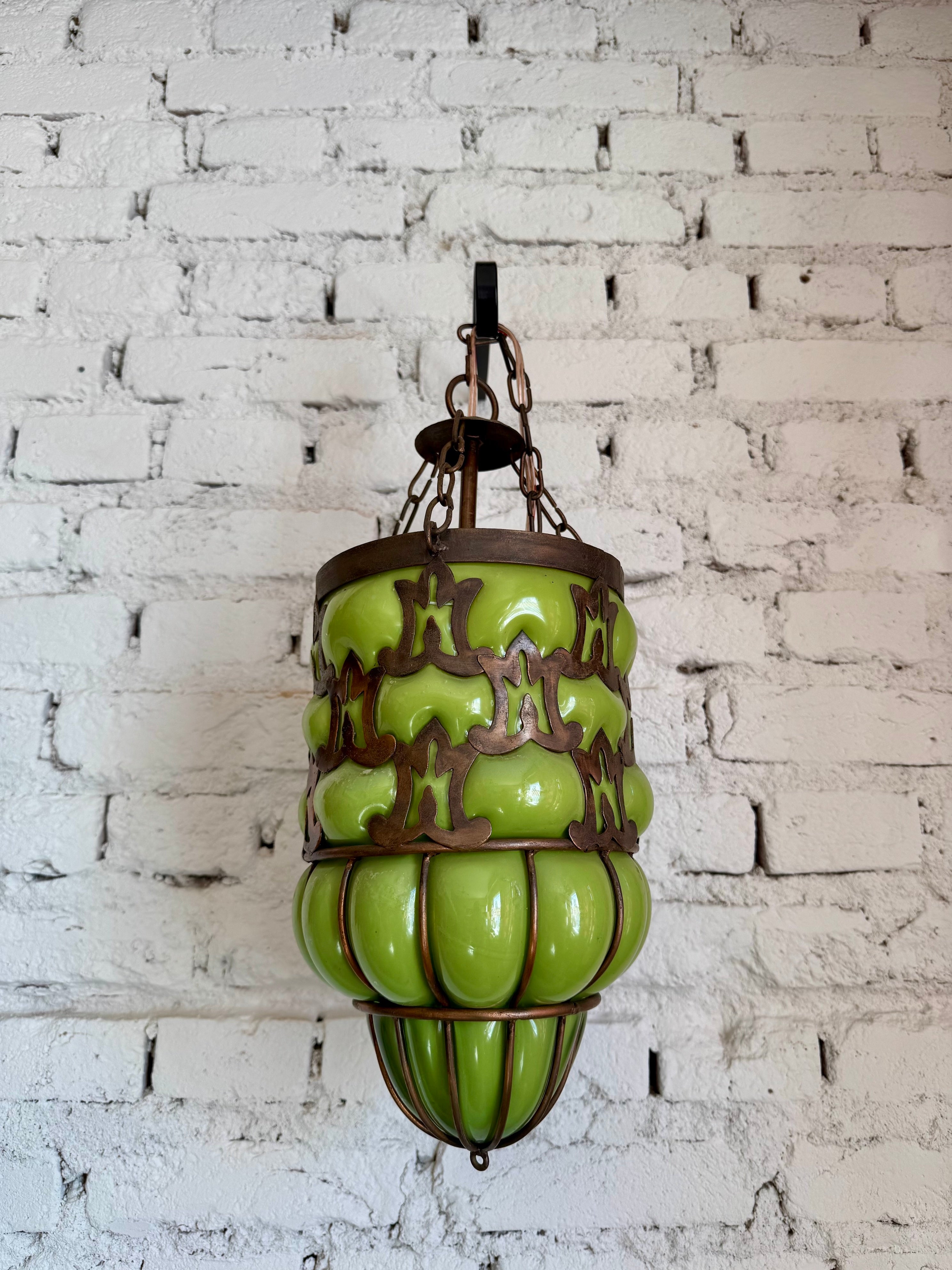 Linda Luminária / Lustre em Vidro Soprado Bombê verde - Elétrica Renovada