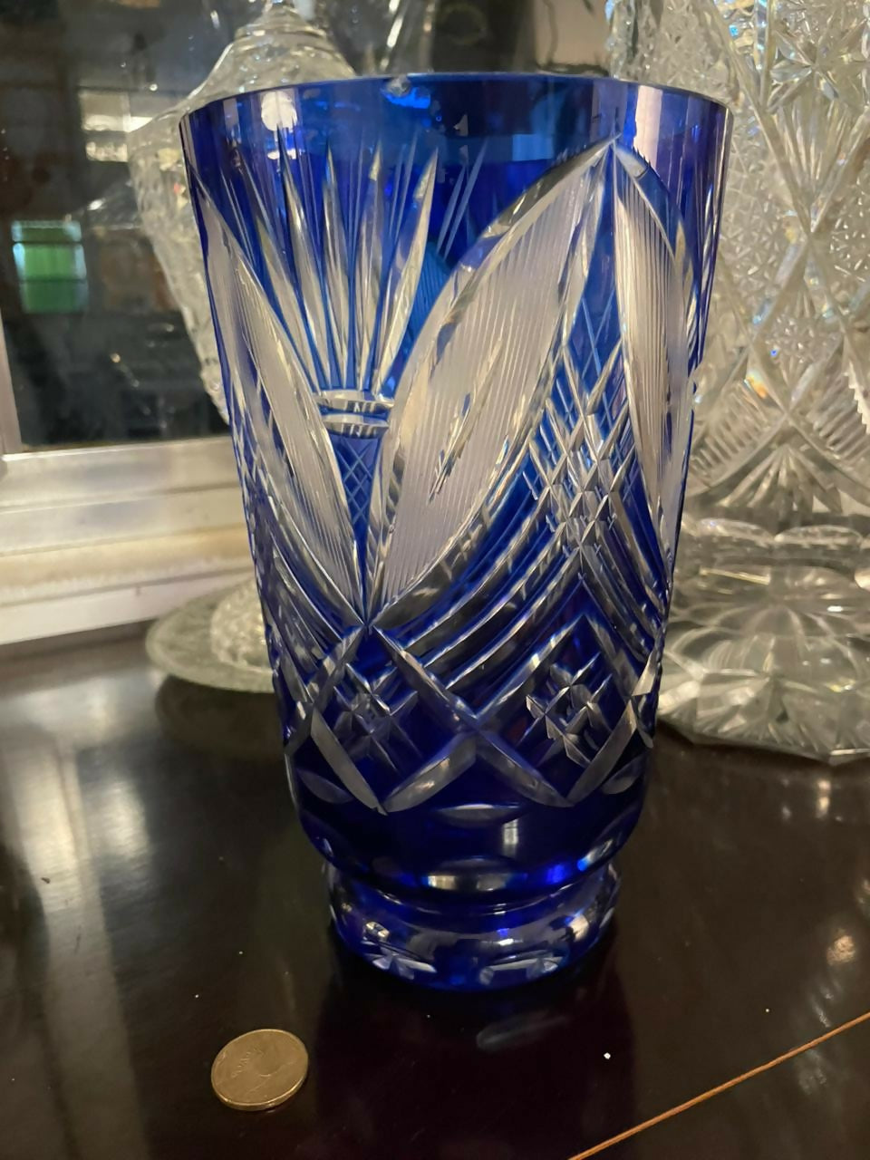 Vaso em cristal lapidado azul cobalto bohemia