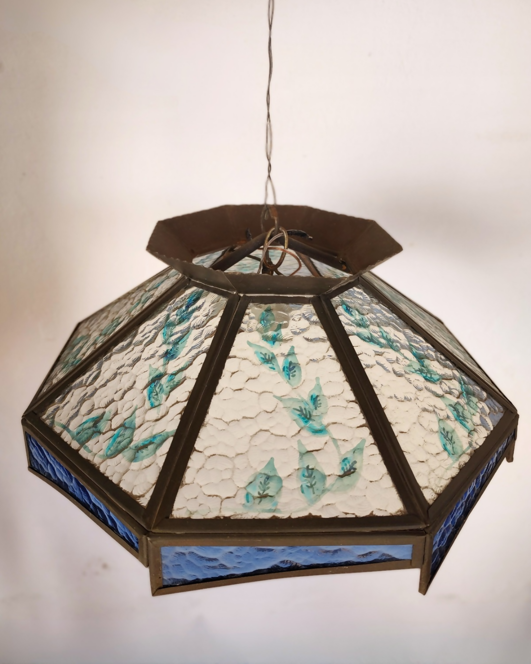 Antiga Luminária anos 60 em metal e vidro texturizado (azul e transparente)