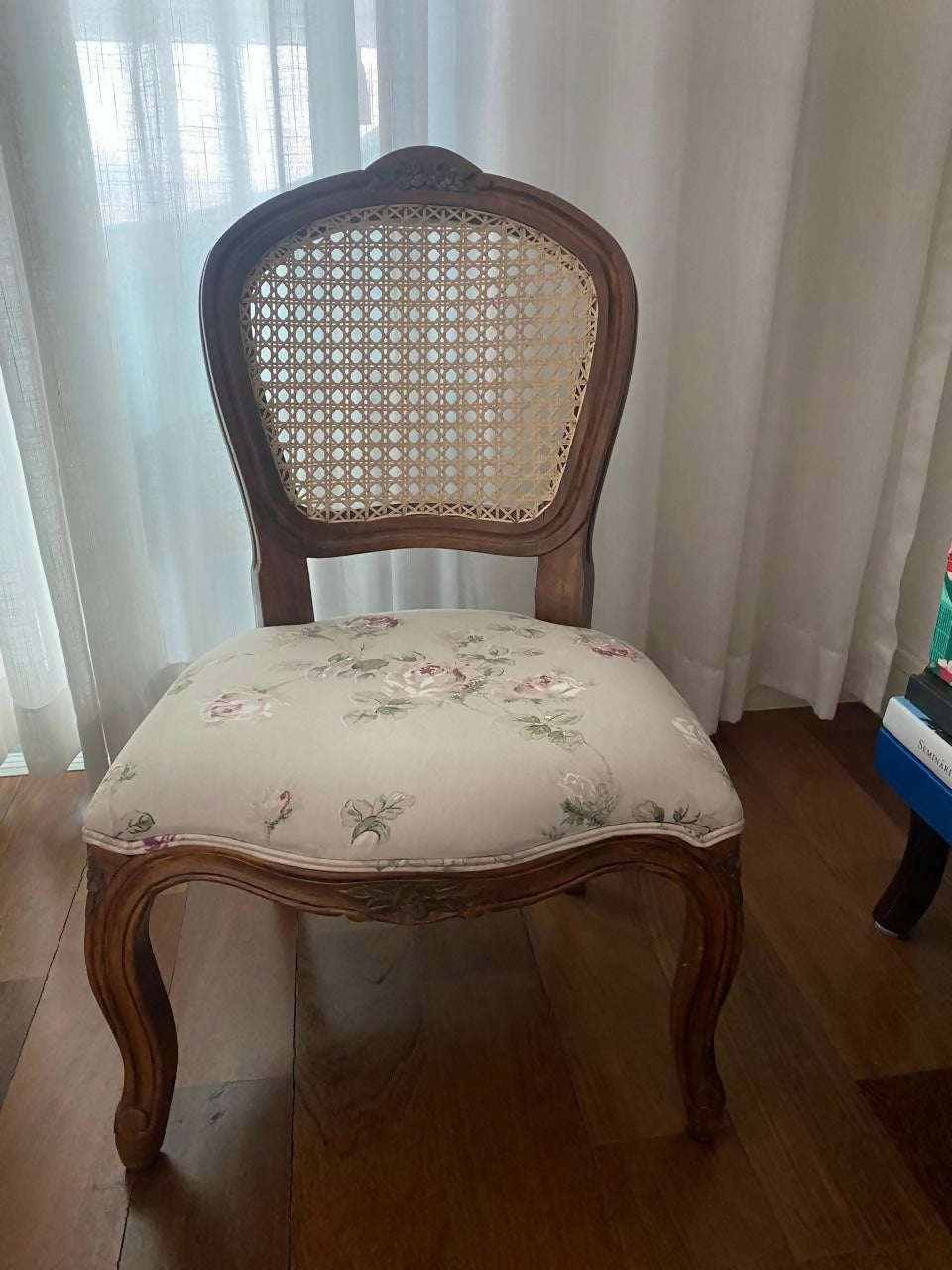 Cadeira Infantil de boneca antiga com palhinha