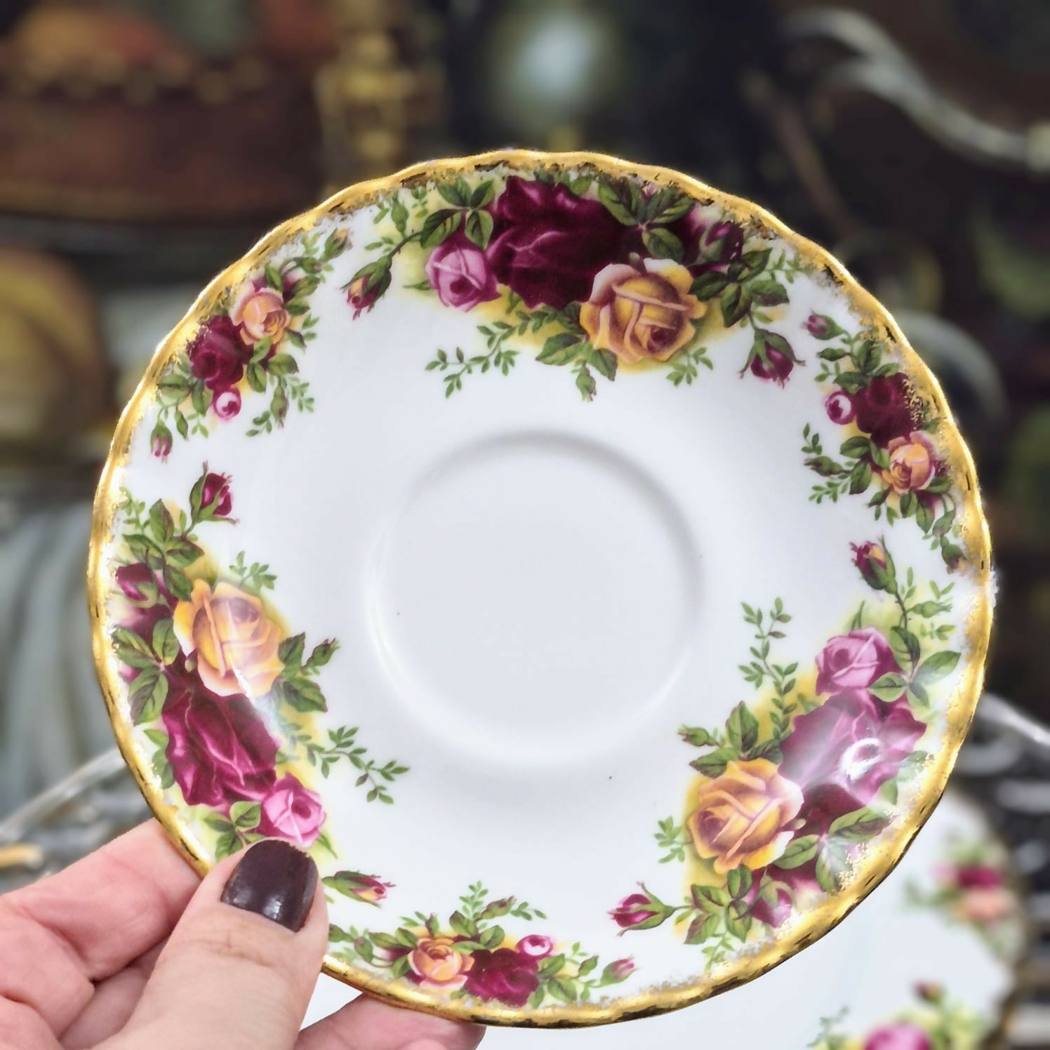Par de trios de chá em porcelana Fine Bone China inglesa Royal Albert, Old Country Roses.