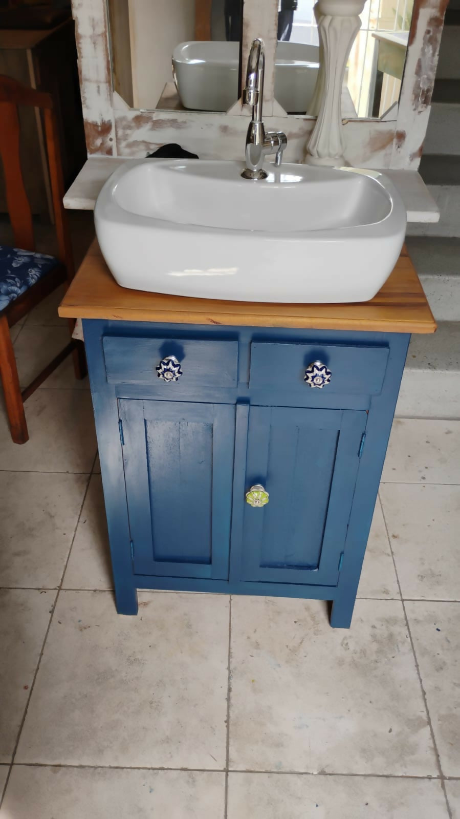 Gabinete azul para cuba
