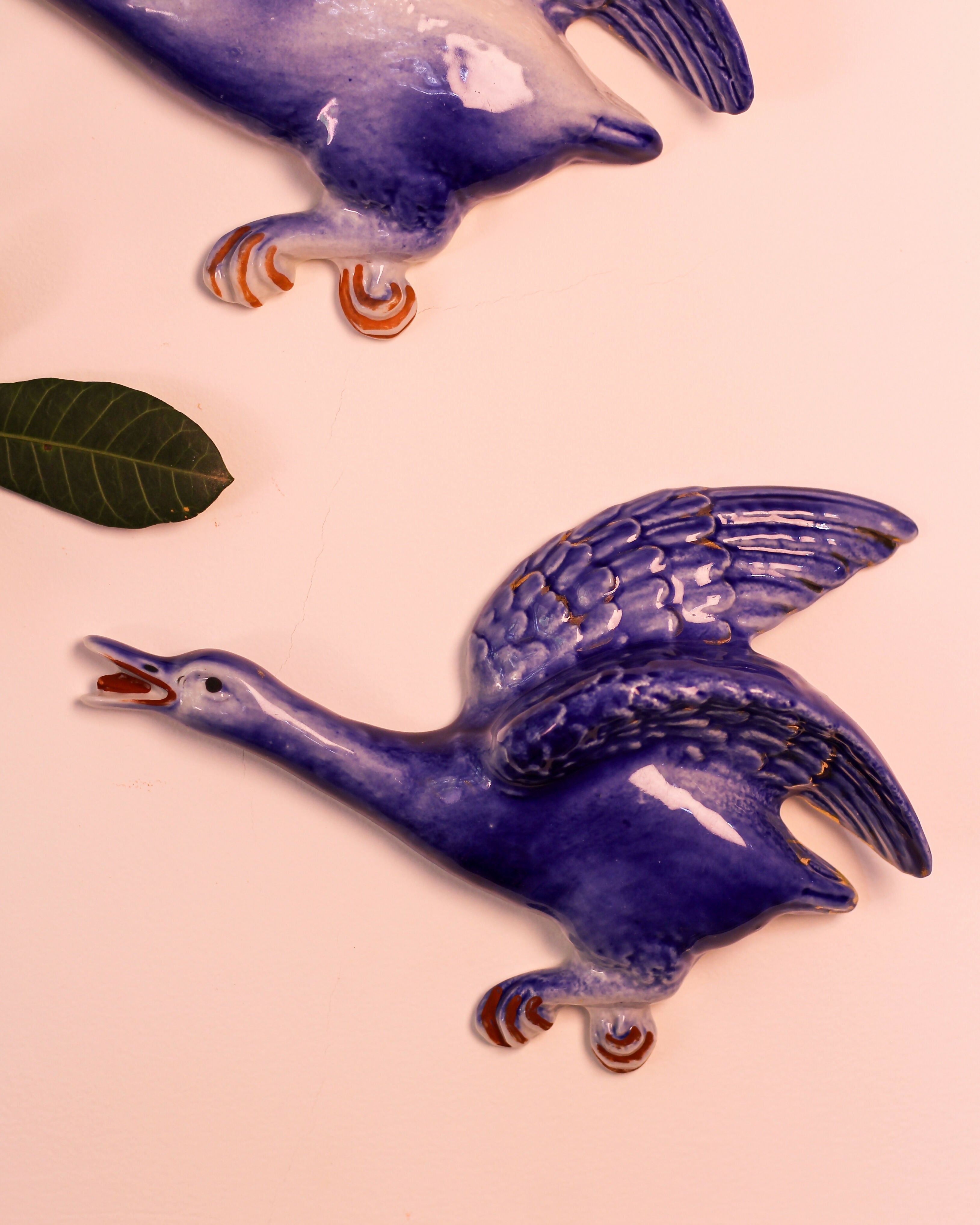 Adornos de parede em porcelana, anos 1960 - Pássaros