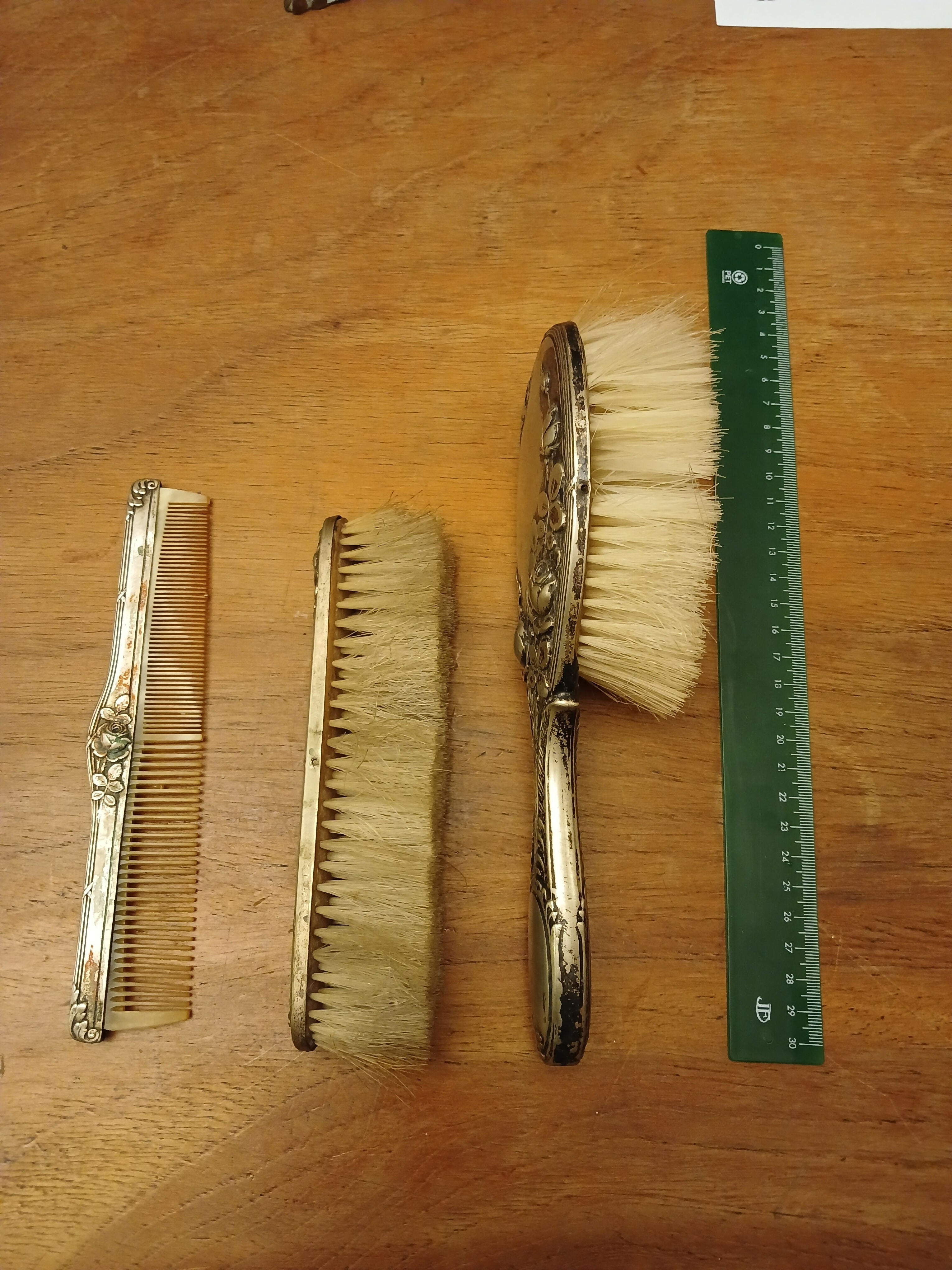 Conjunto de toucador anos 40 - Duas Escovas e Pente