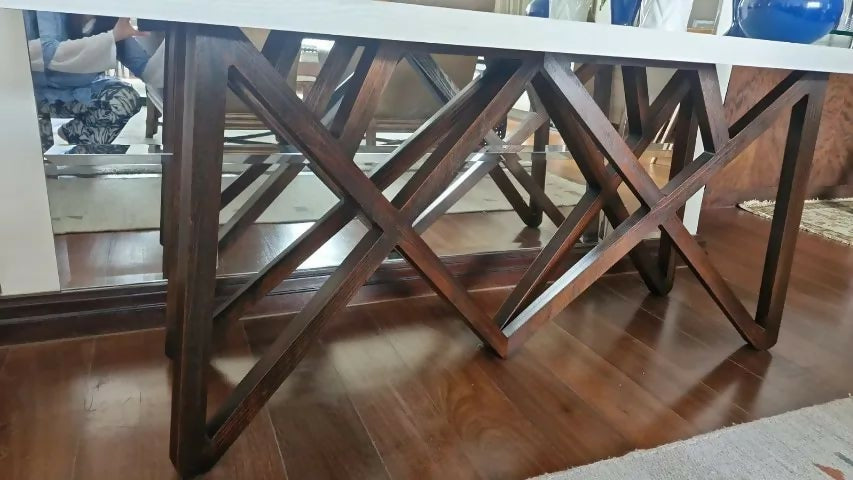 Aparador de madeira e vidro