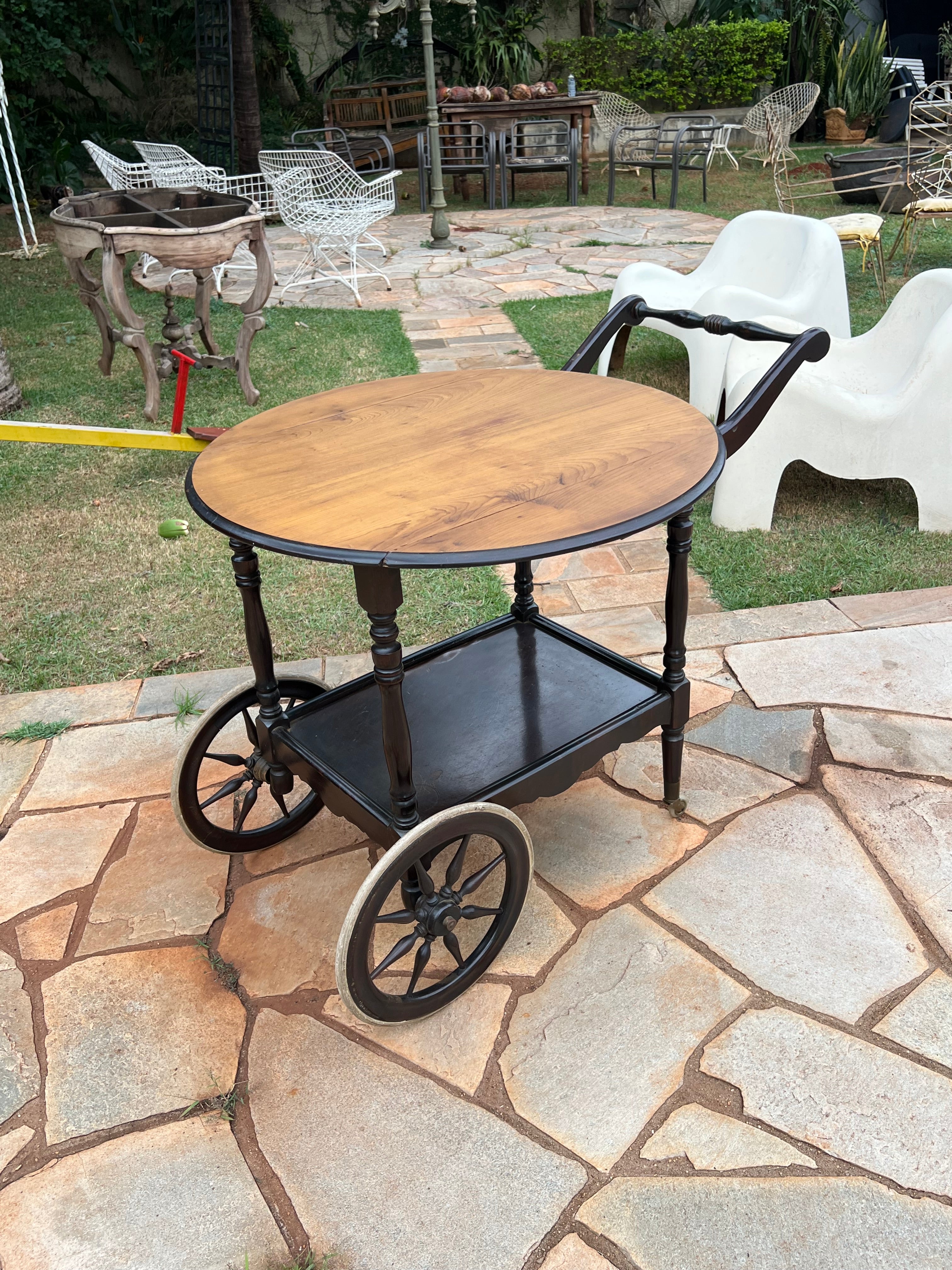 Carrinho de chá/mesa com tampo redondo 