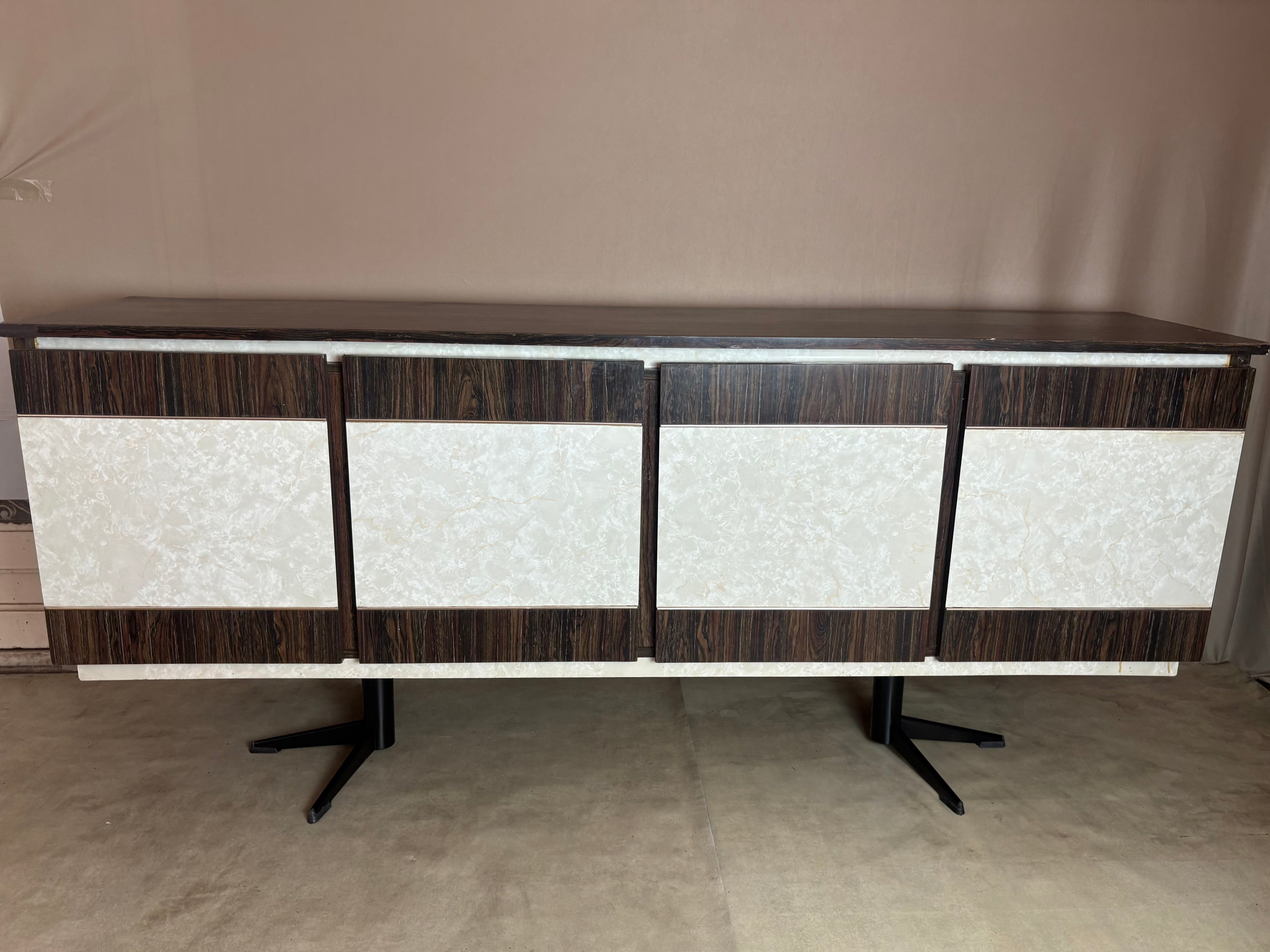 Buffet em fórmica anos 60