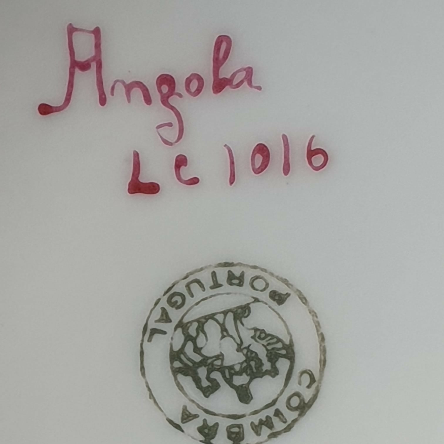Raro conjunto de serviço de café e chá em porcelana portuguesa de Coimbra.