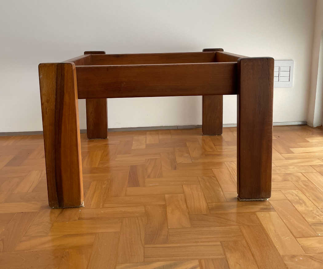 Base de Mesa lateral modernista em Imbuia 