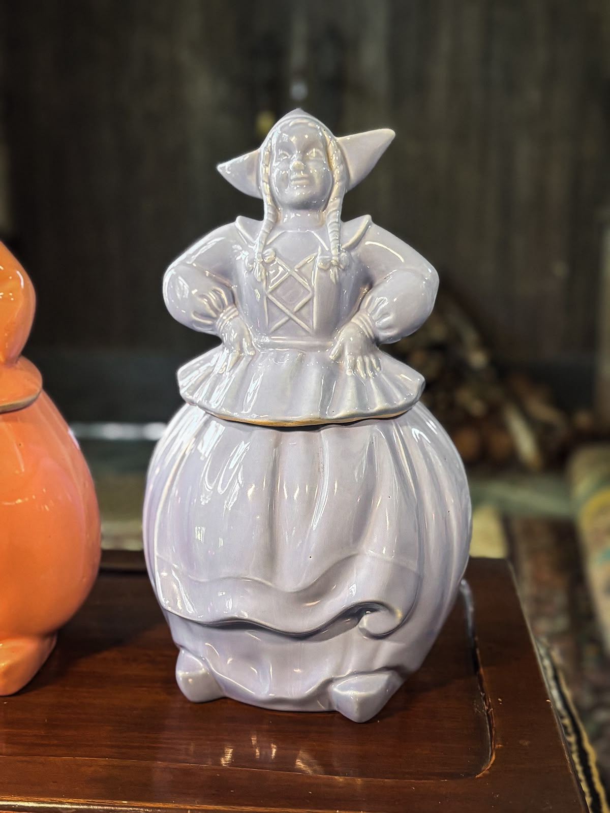 Par de Biscoiteiras Figurativas com Casal Holandês, Década de 1940
