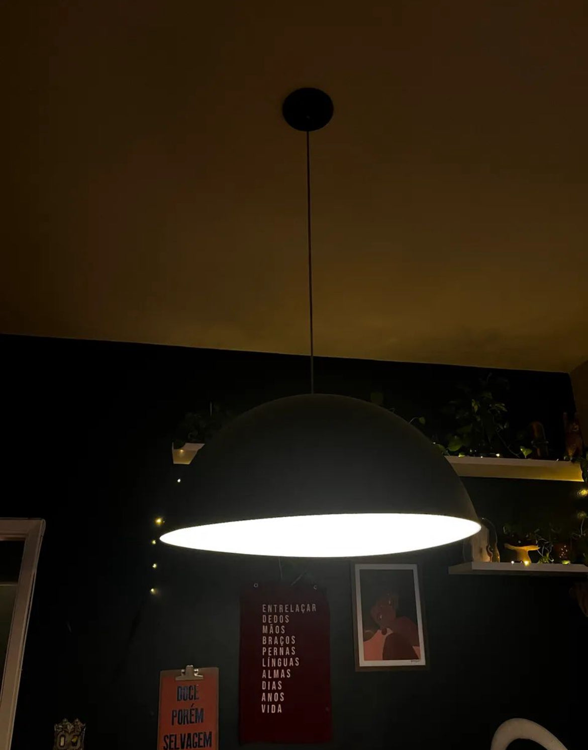 Luminária pendente de teto Preta em estilo industrial em metal