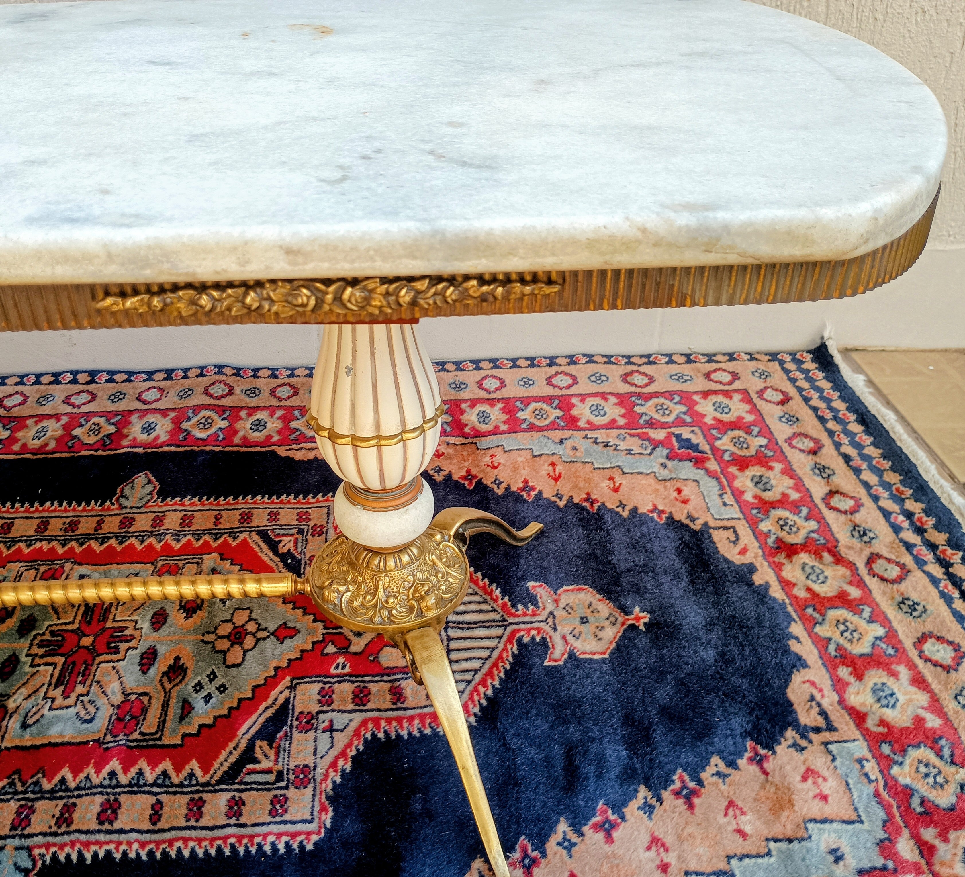 MESA DE CENTRO NEOCLÁSSICA FRANCESA – MÁRMORE CARRARA E BRONZE MACIÇO DÉCADA DE 50