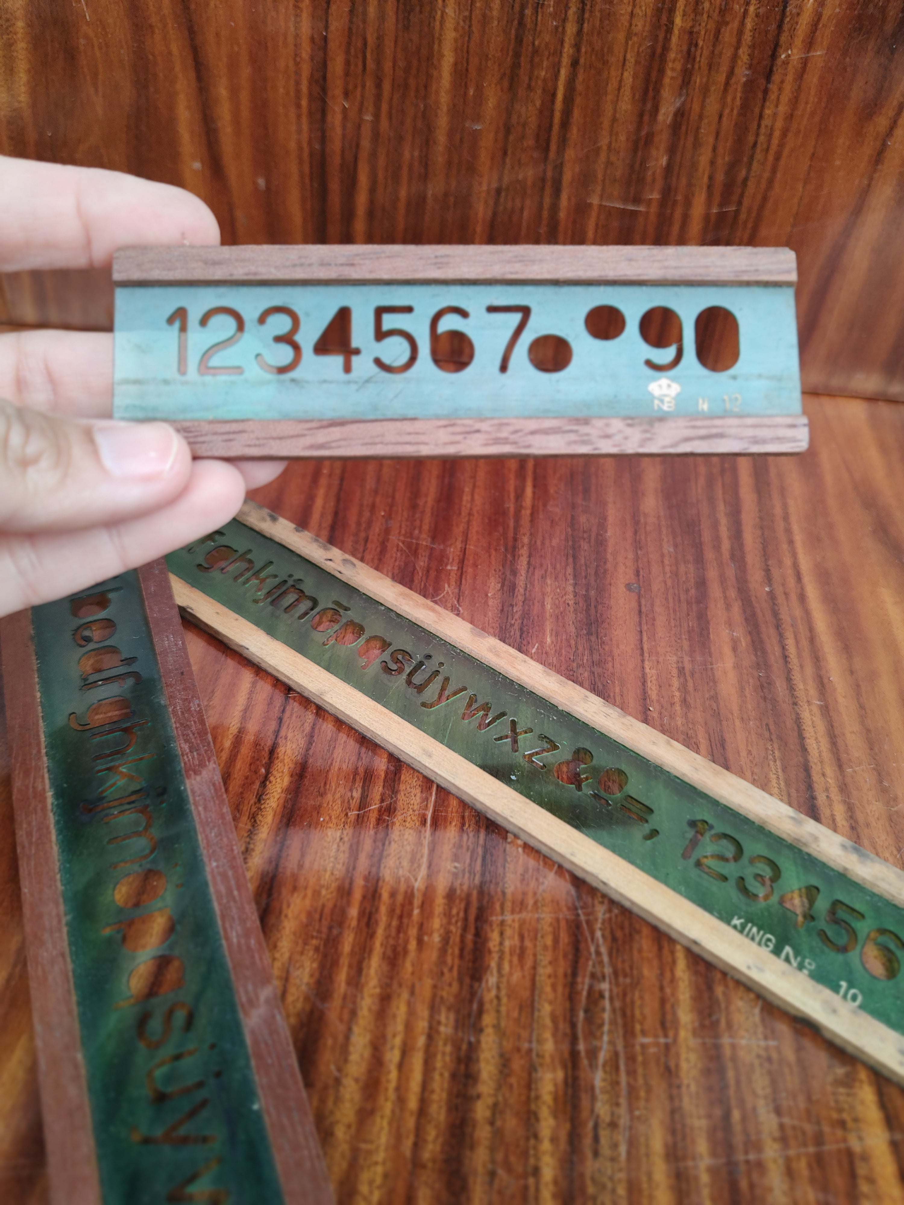 Antigo Conjunto de Normógrafo (régua) marca King com letras e números - anos 60