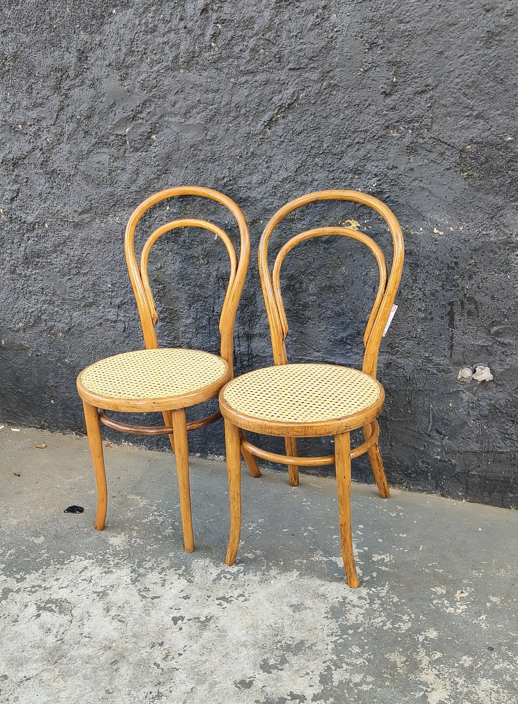 Rarissimo Par de Cadeiras Thonet nº14 em palhinha