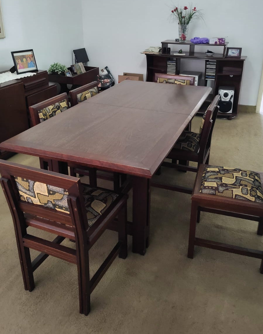 Mesa de Jantar Retangular em Madeira Robusta + 6 Cadeiras Estofadas