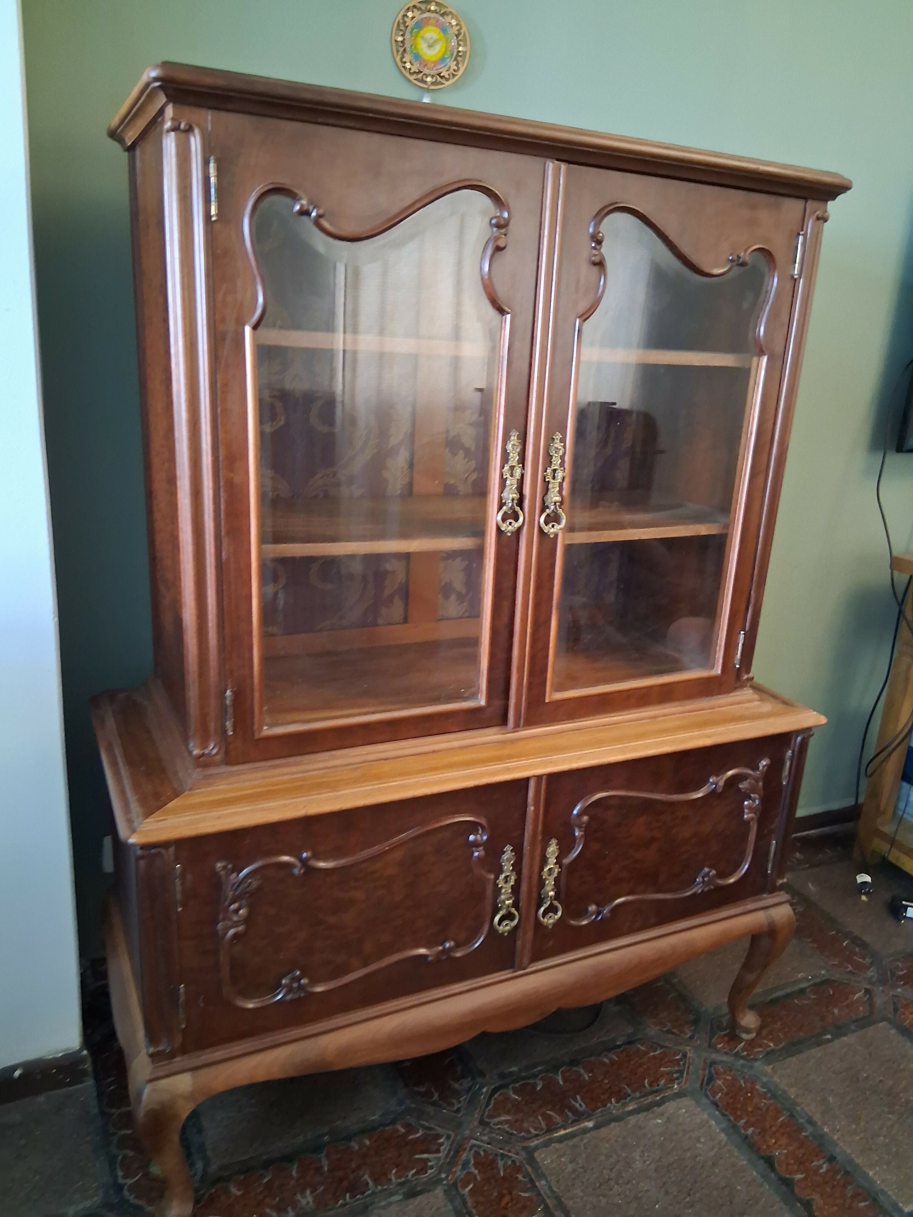 Armário Cristaleira Clássico