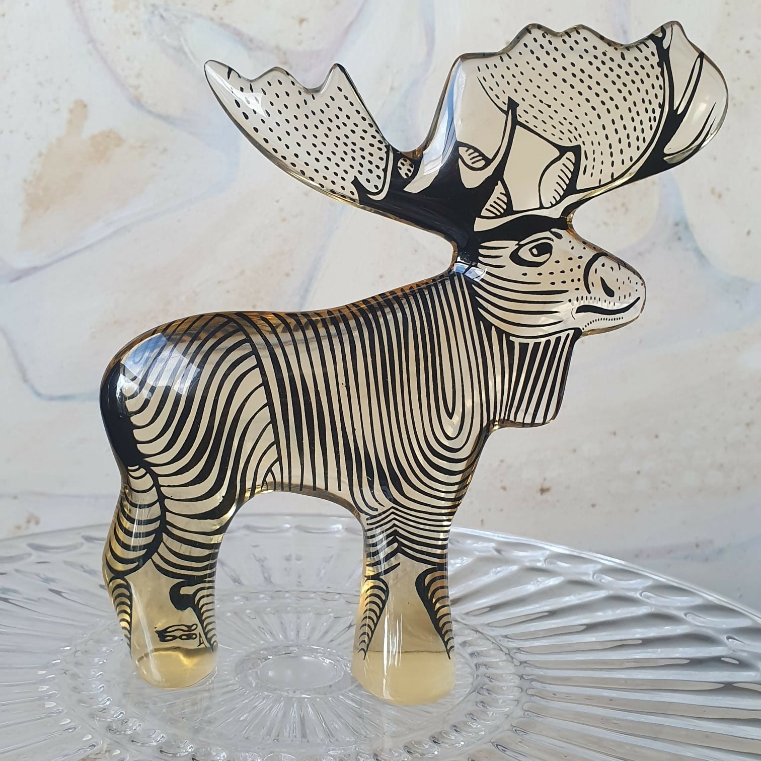 Escultura cinética representando alce em resina de poliéster Abraham Palatnik. Assinada.