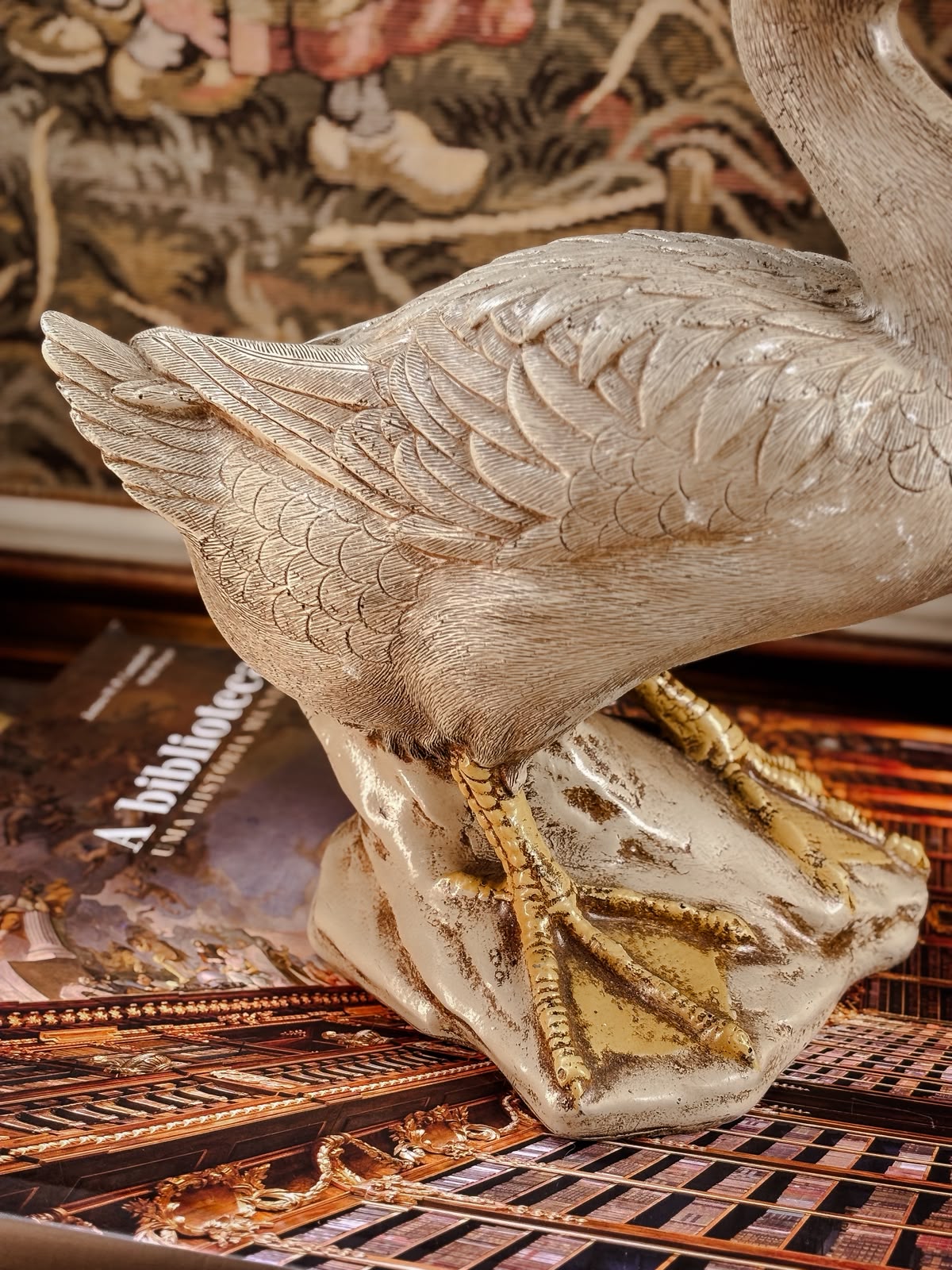 Pato Decorativo em Resina Mineral