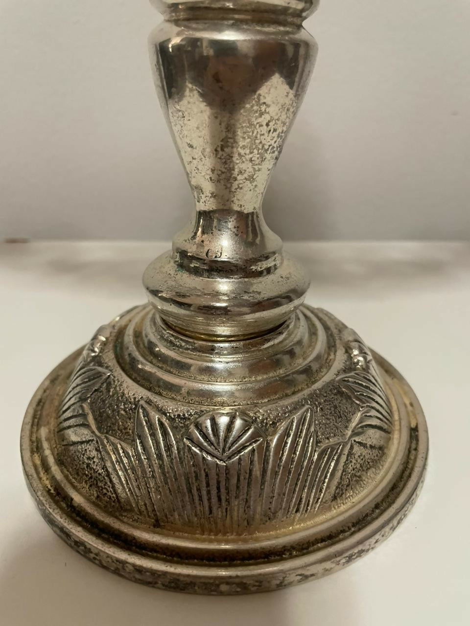 Candelabro para 3 velas em Metal Cinzelado Espessurado a Prata