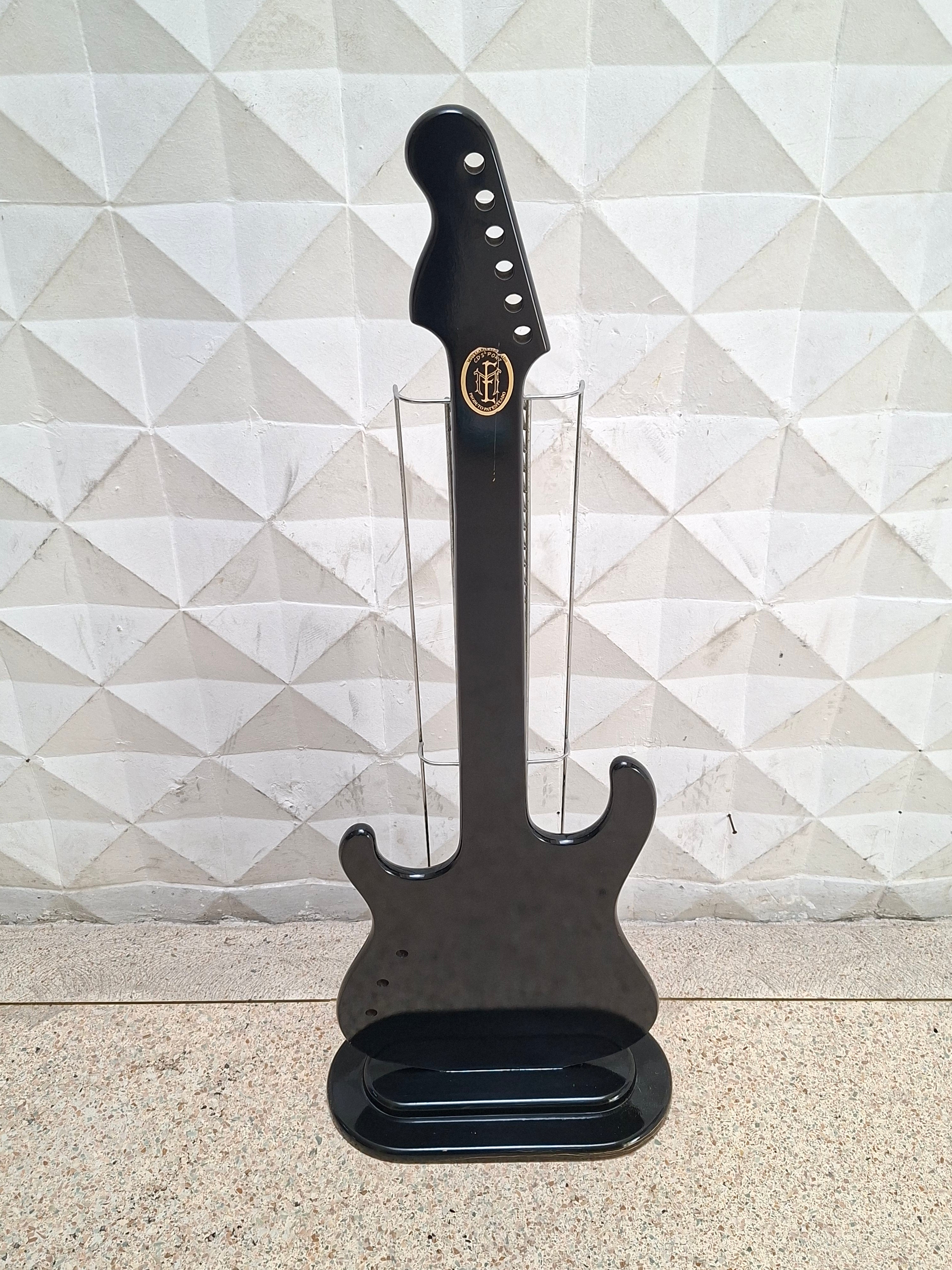 Porta CDs Retrô de Guitarra