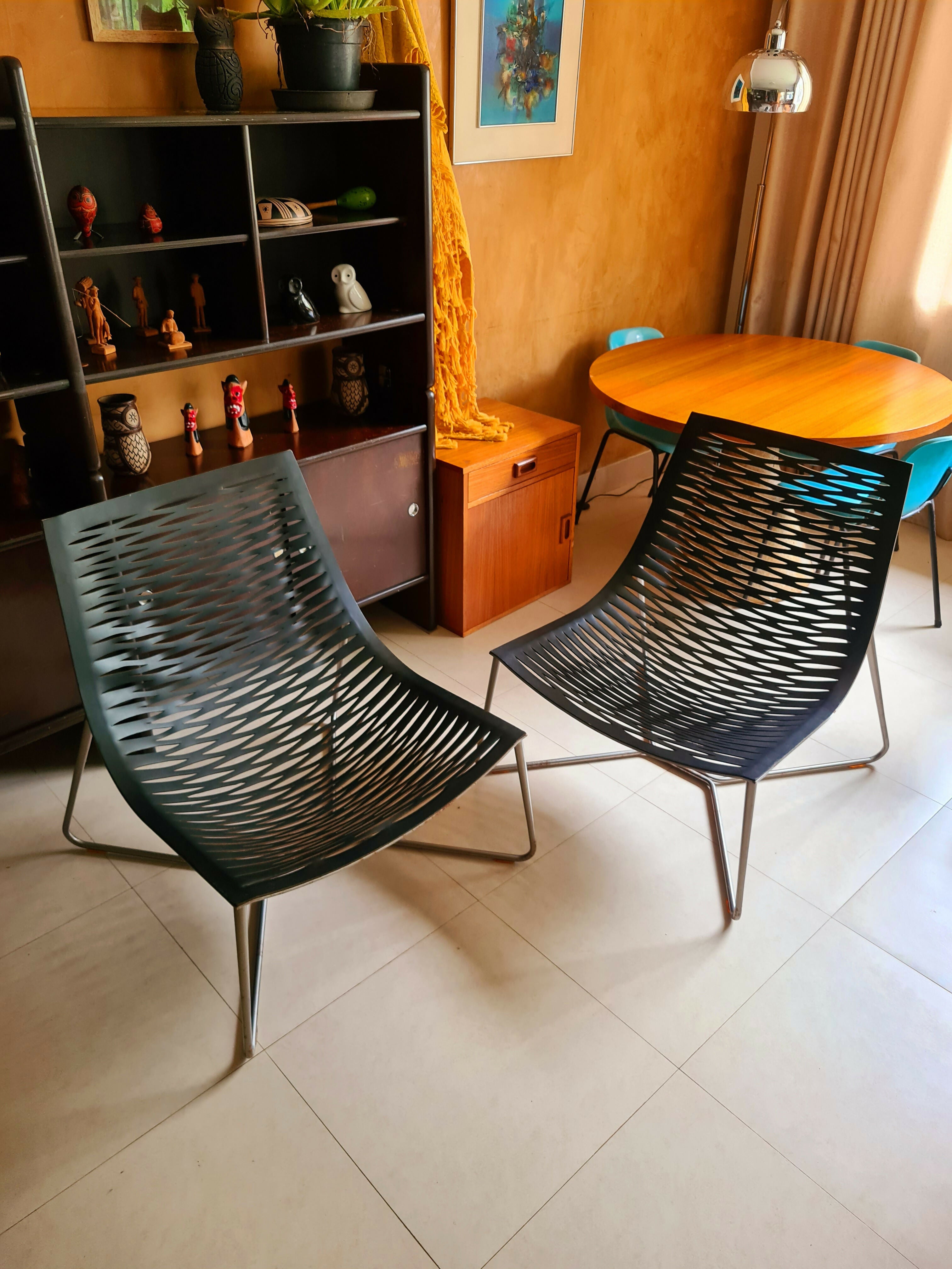 Par de poltronas Yan por Mercelo Ligieri