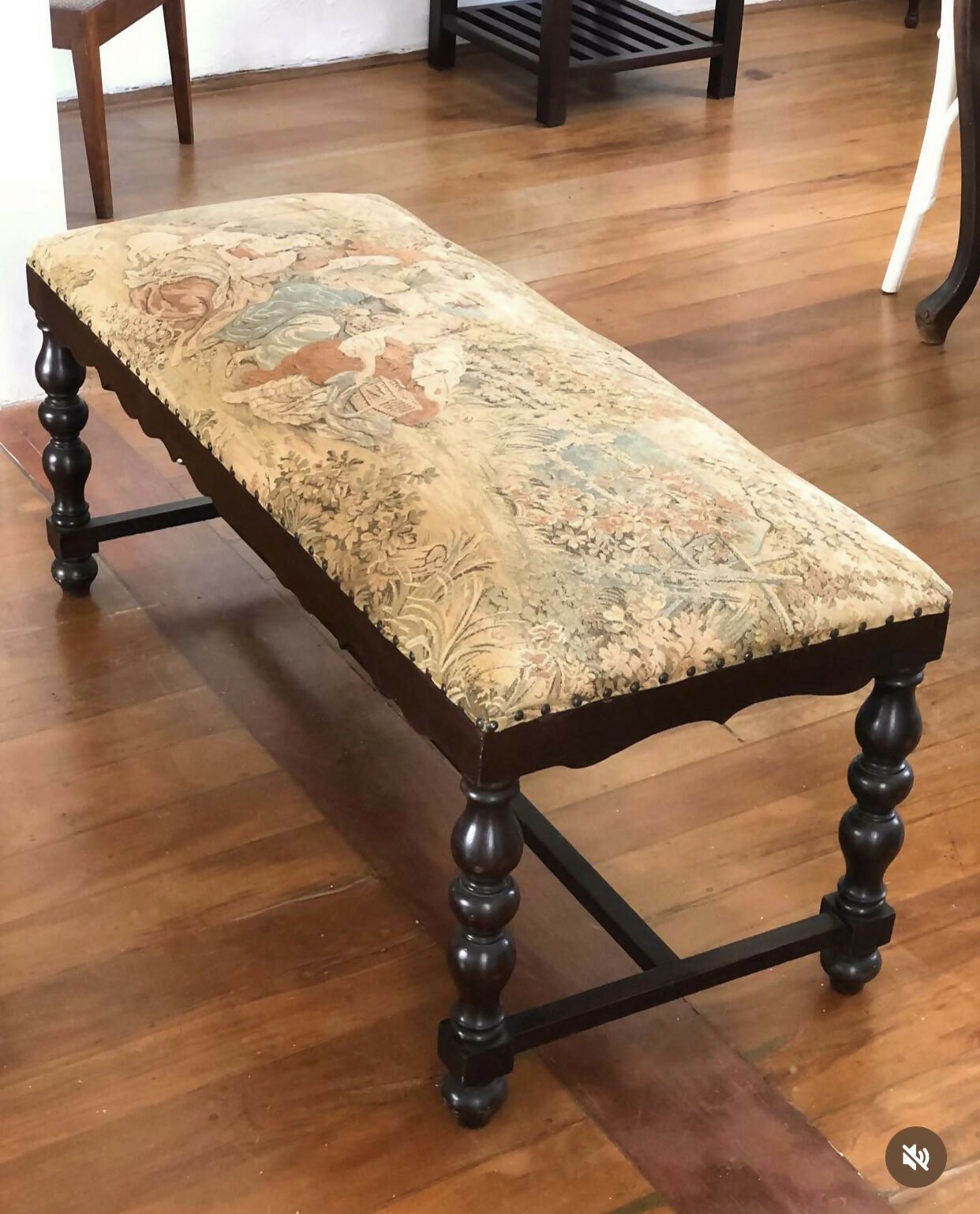 Banqueta longa em Gobelin