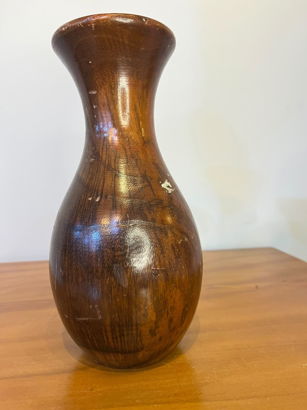 Vaso Decorativo Em Madeira Torneada – Acabamento Castanho | 26 Cm
