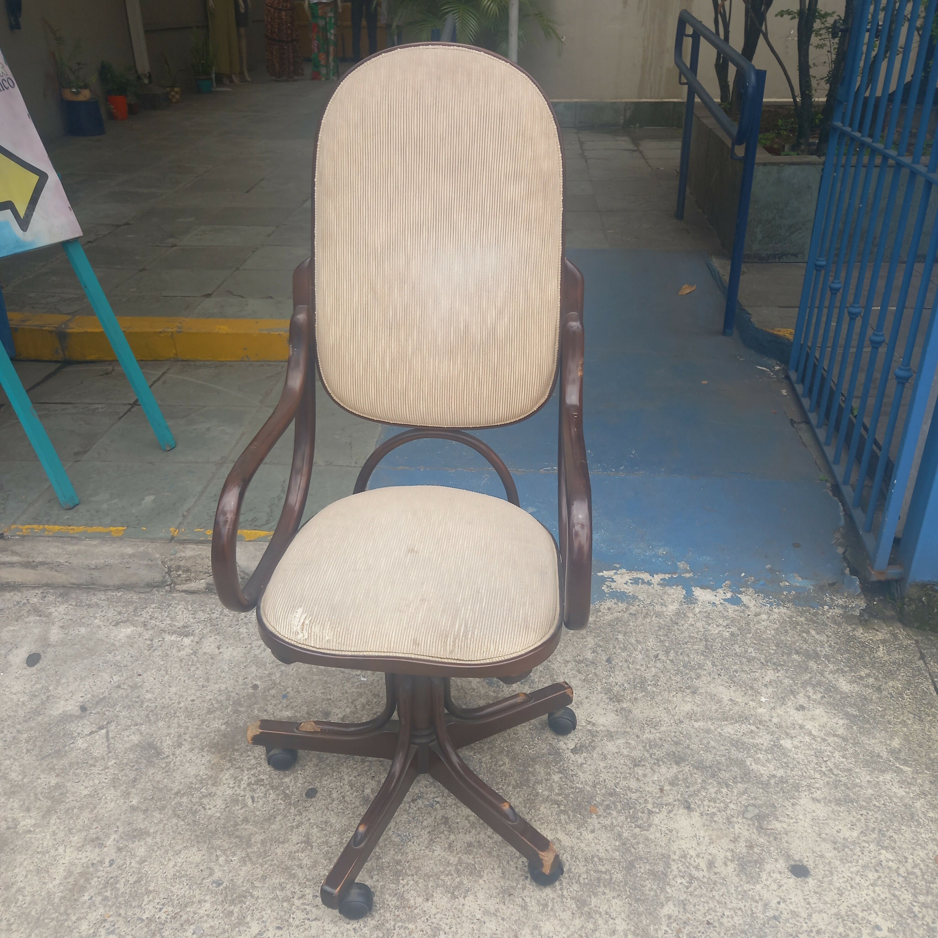 Cadeira Thonet giratória