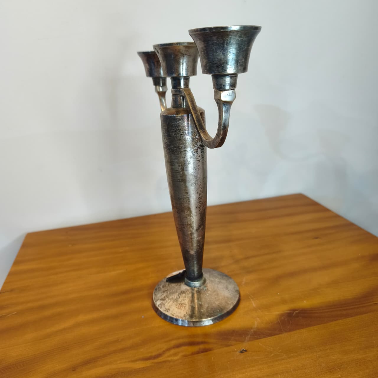 Castiçal de Mesa em Metal Prateado – 3 Velas