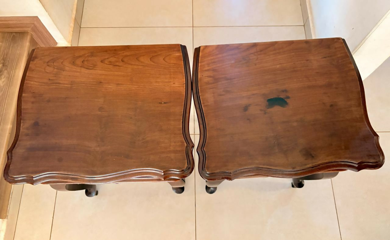 Par de Mesinhas de cabeceira estilo Chipandelle