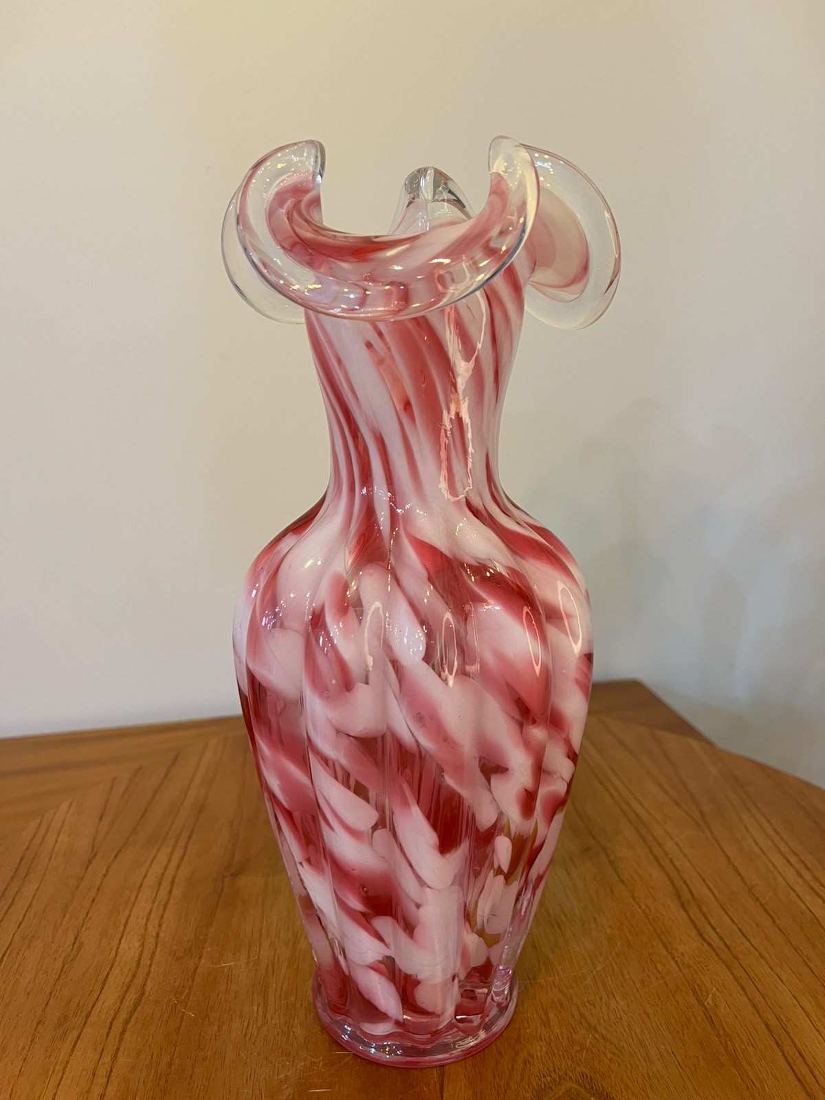 Vaso em vidro artístico tipo Murano em tons de rosa e branco – 31 cm