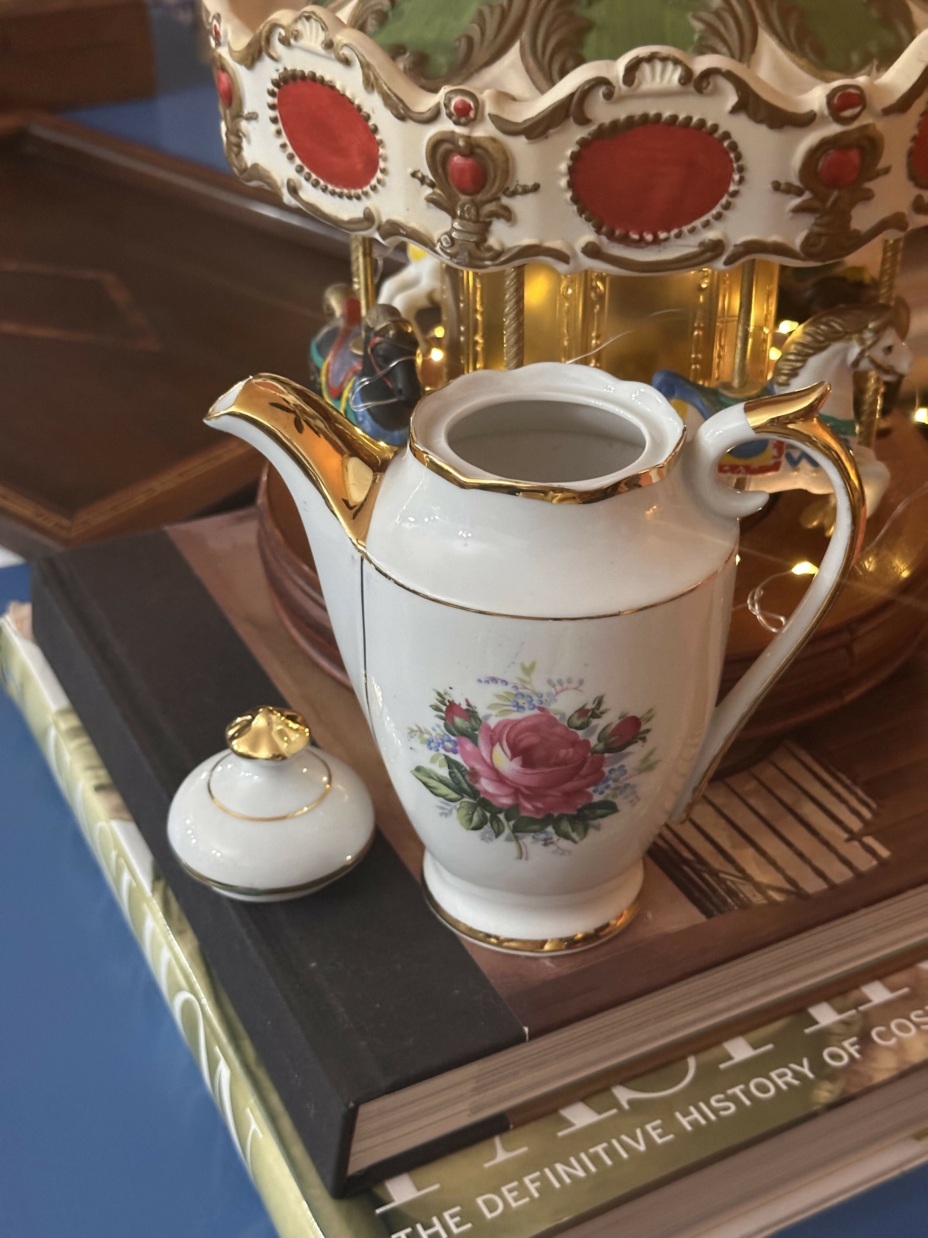 Jogo café antigo porcelana Mauá anos 60 com motivos florais