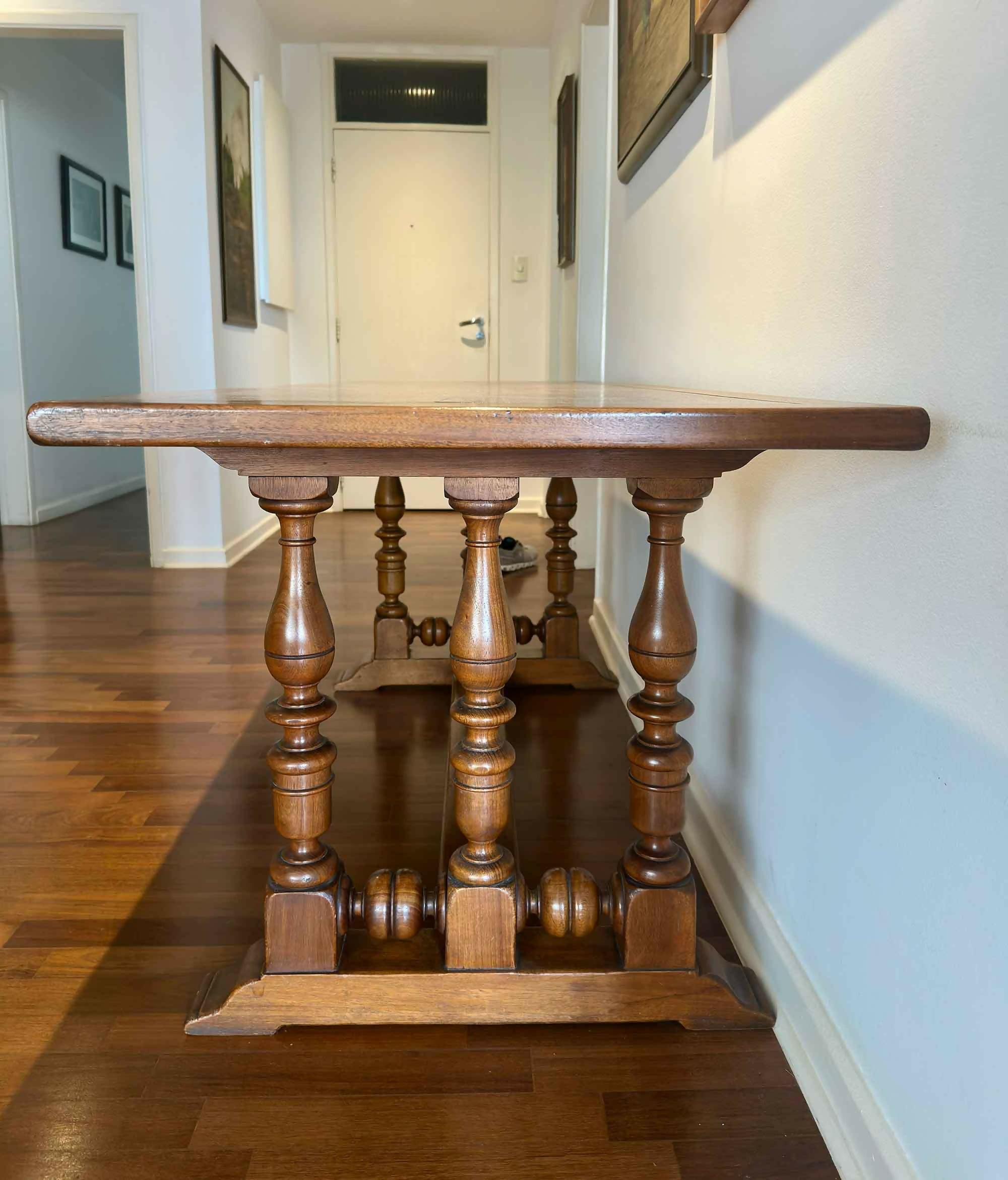 Mesa Aparador / Bar em madeira