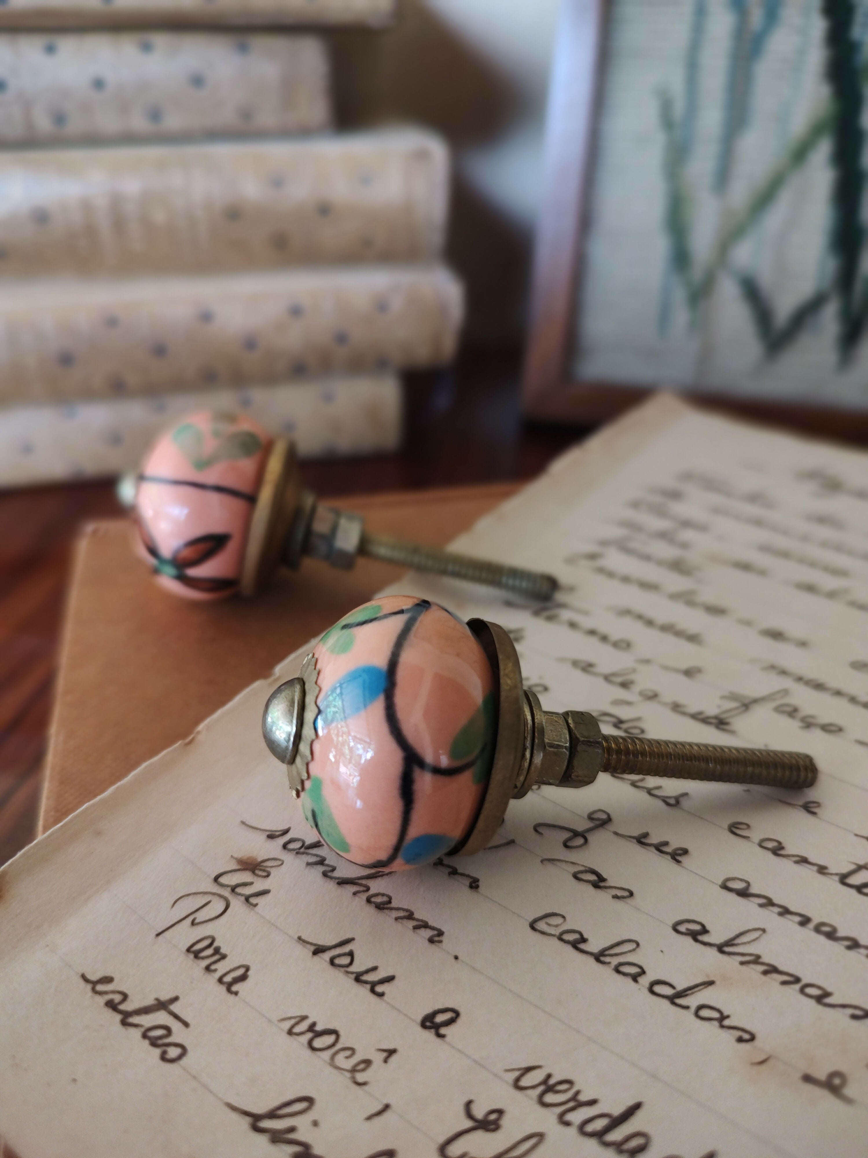 Par de Puxadores em Cerâmica Pintada à mão