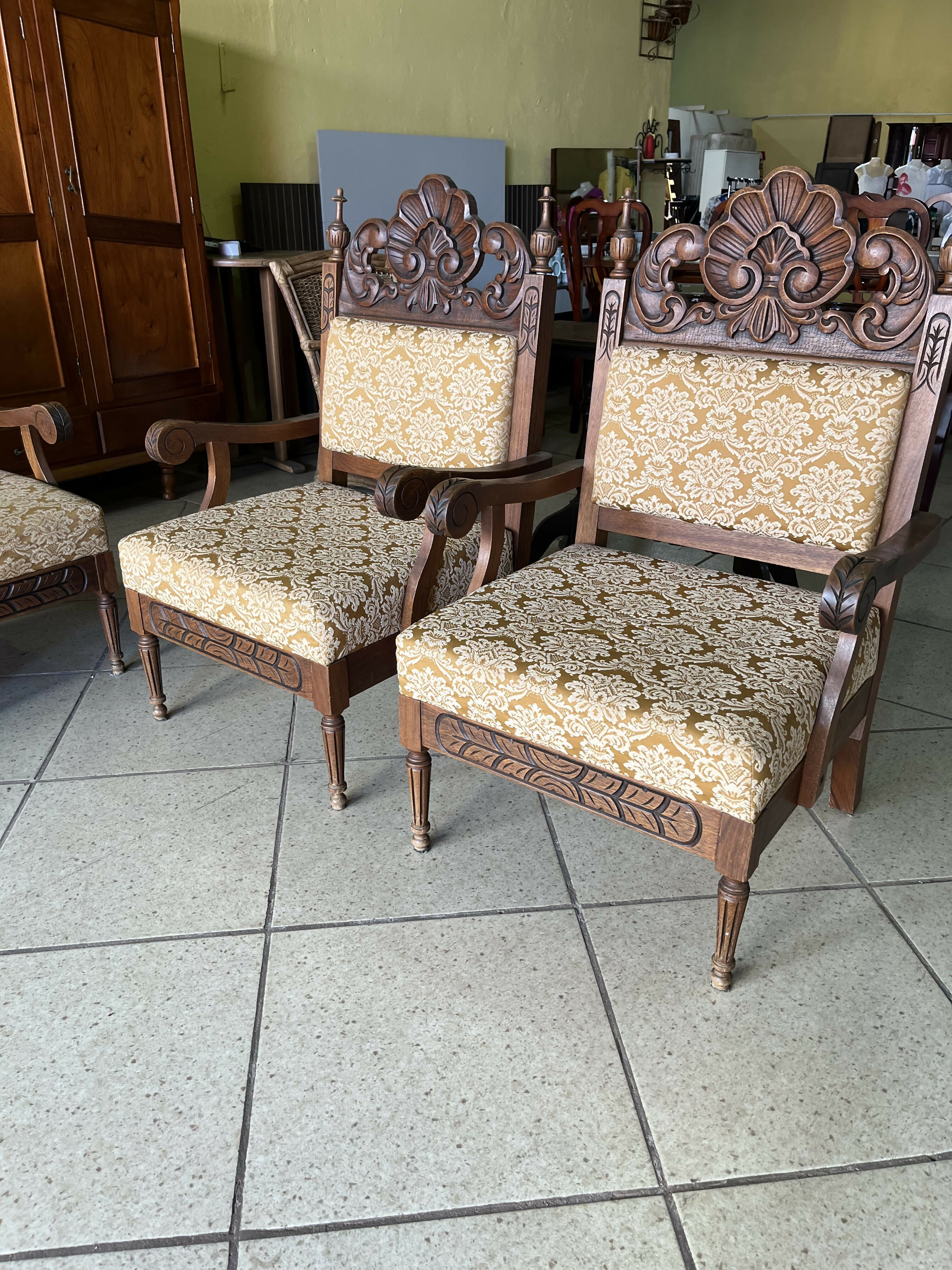 Belíssimo conjunto de sofá de época Luís XVI